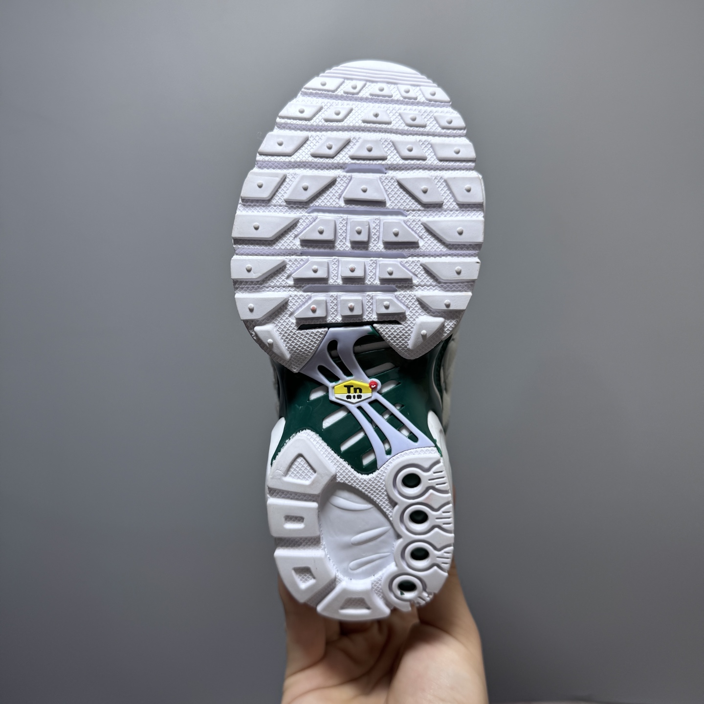 图片[9]-耐克 MAX plus全掌气垫儿童运动鞋 尺码：24-35码 超赞的全掌气垫，脚感超舒适👍🏻 优质鞋面拼接，质感满满💯 上学运动都是超合适单品❤-选品中心