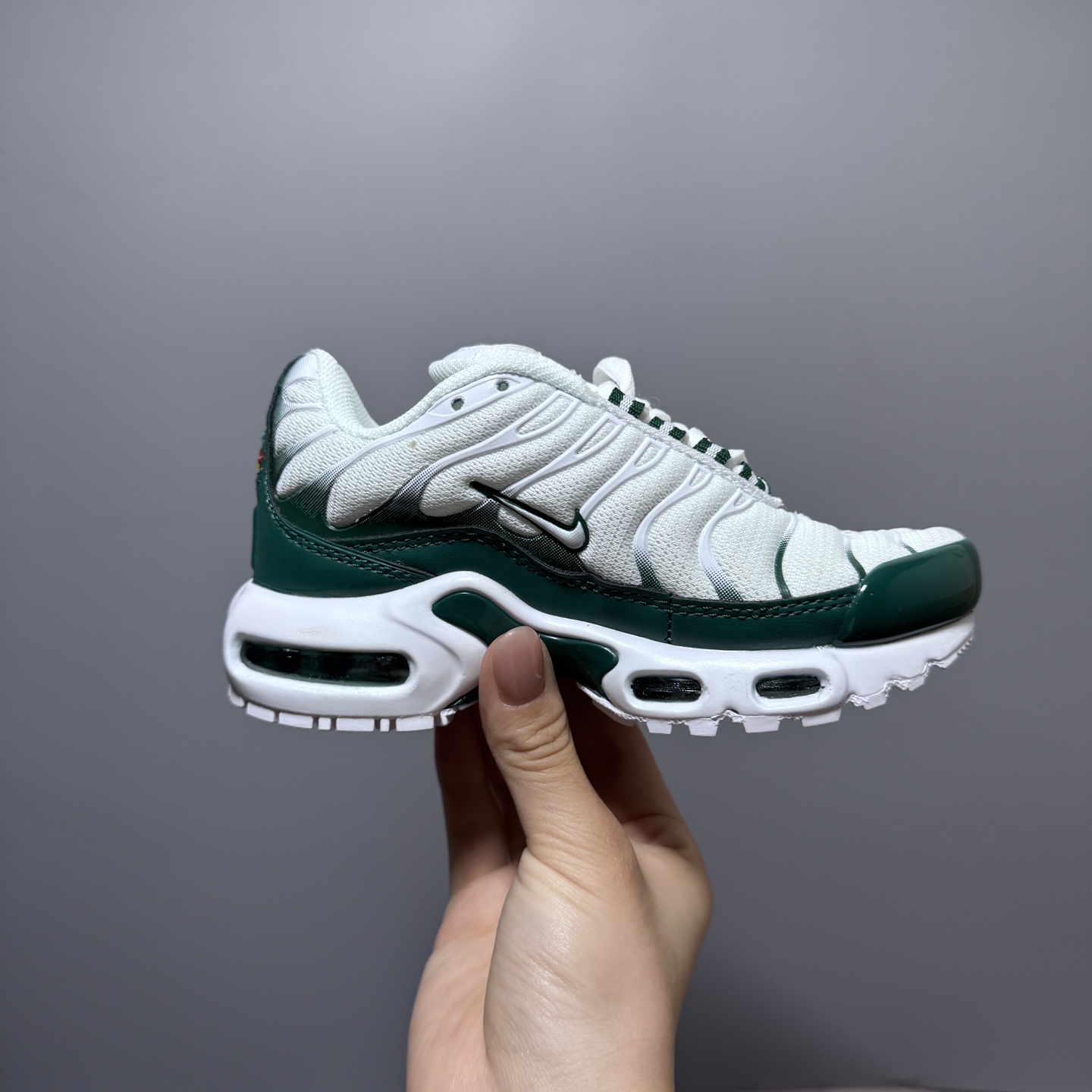 图片[4]-耐克 MAX plus全掌气垫儿童运动鞋 尺码：24-35码 超赞的全掌气垫，脚感超舒适👍🏻 优质鞋面拼接，质感满满💯 上学运动都是超合适单品❤-选品中心