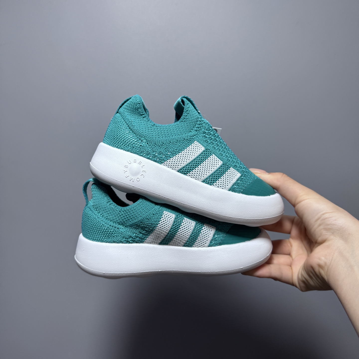 图片[3]-阿廸婴幼学步童鞋将舒适放在首位。超轻、透气的针织鞋面搭配有史以来最柔软的外底。Bubblecomfy 鞋底由一块 EVA 制成，柔韧且超轻。 尺码：22-30-选品中心