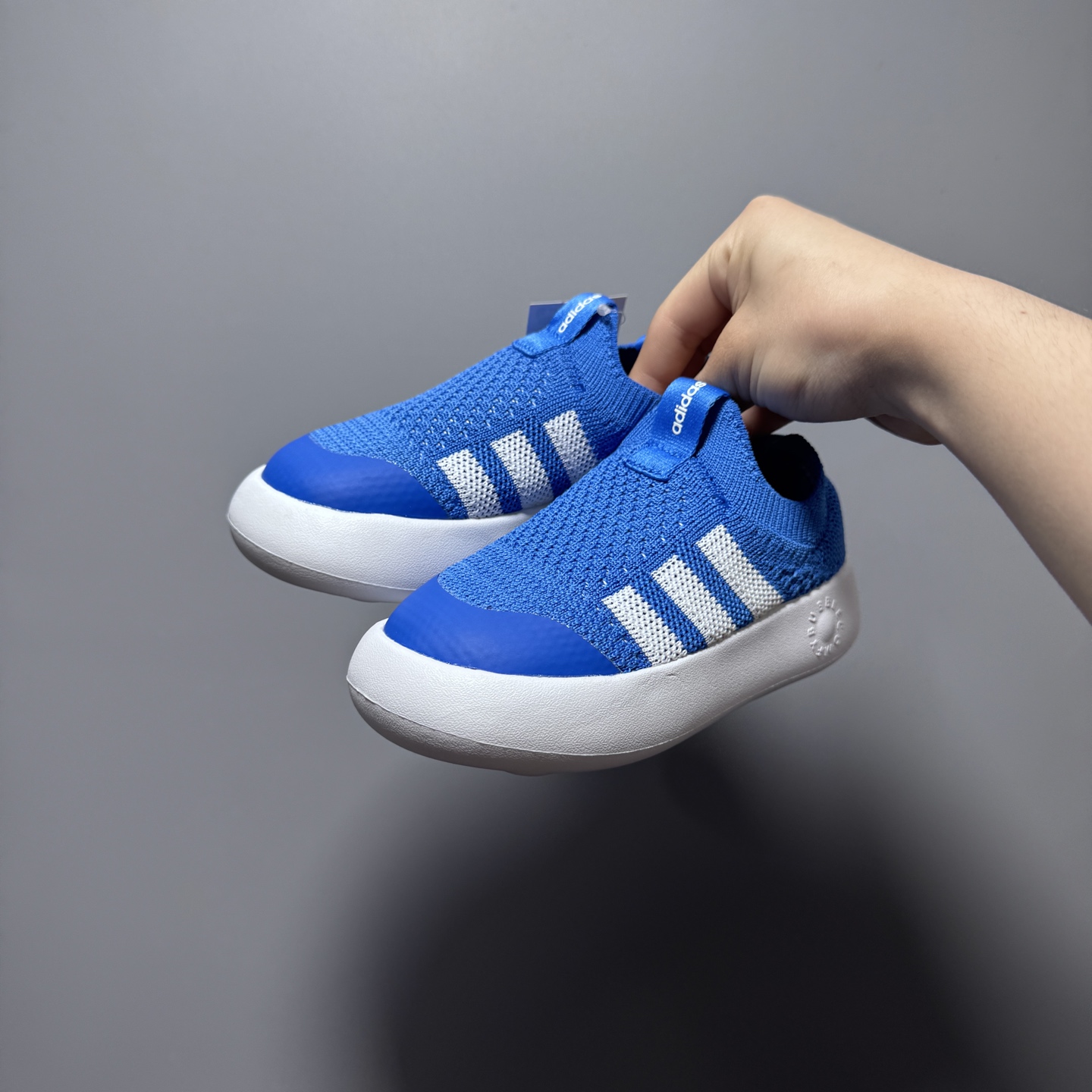 图片[3]-阿廸婴幼学步童鞋将舒适放在首位。超轻、透气的针织鞋面搭配有史以来最柔软的外底。Bubblecomfy 鞋底由一块 EVA 制成，柔韧且超轻。 尺码：22-30-选品中心