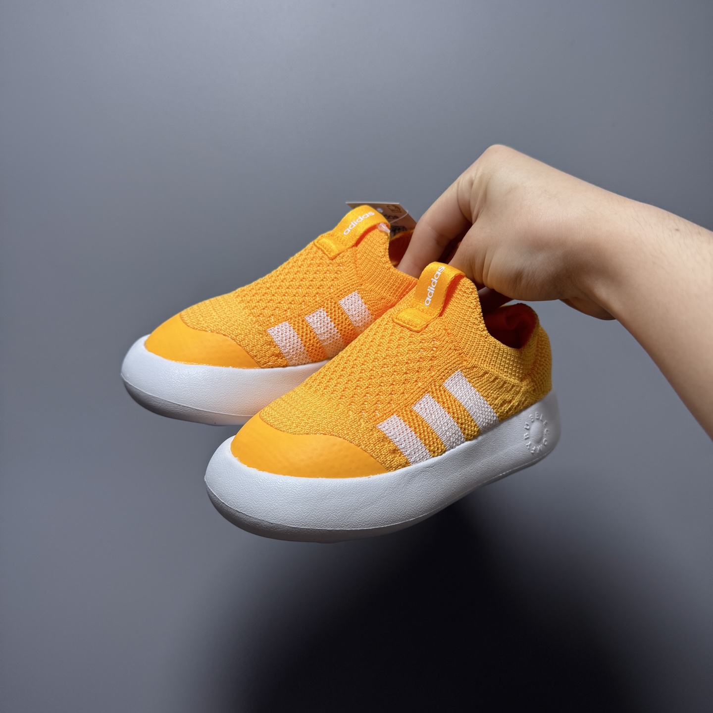 图片[3]-阿廸婴幼学步童鞋将舒适放在首位。超轻、透气的针织鞋面搭配有史以来最柔软的外底。Bubblecomfy 鞋底由一块 EVA 制成，柔韧且超轻。 尺码：22-30-选品中心