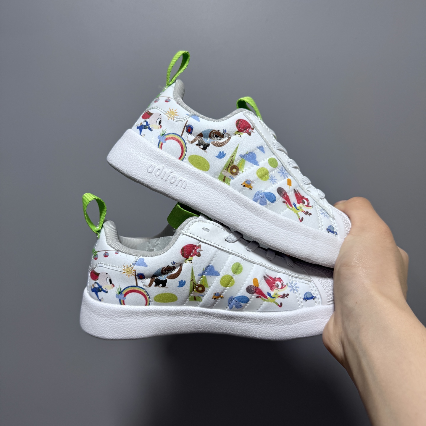 图片[2]-专G版A家新款贝壳头松紧带一脚蹬儿童运动鞋 尺码：22-37码 经典贝壳头系列🆕 人手两双款式，百搭又时髦✨ 松紧带设计，穿脱方便✌🏻 原装耐磨防滑大底，脚感不言而喻☁️-选品中心