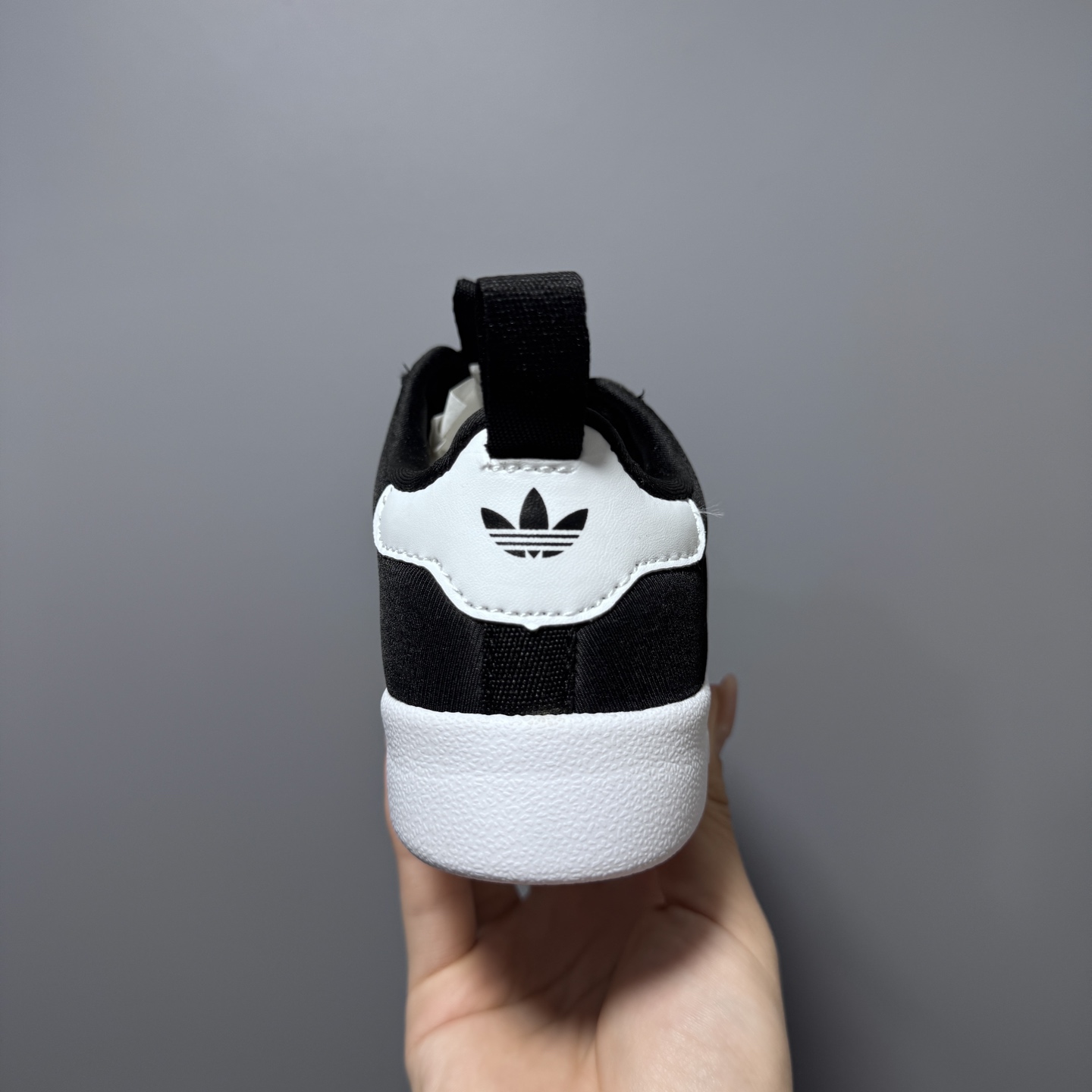 图片[8]-专G版A家新款贝壳头松紧带一脚蹬儿童运动鞋 尺码：22-37码 经典贝壳头系列🆕 人手两双款式，百搭又时髦✨ 松紧带设计，穿脱方便✌🏻 原装耐磨防滑大底，脚感不言而喻☁️-选品中心