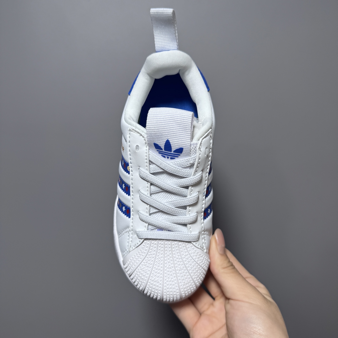 图片[7]-专G版A家新款贝壳头松紧带一脚蹬儿童运动鞋 尺码：22-37码 经典贝壳头系列🆕 人手两双款式，百搭又时髦✨ 松紧带设计，穿脱方便✌🏻 原装耐磨防滑大底，脚感不言而喻☁️-选品中心