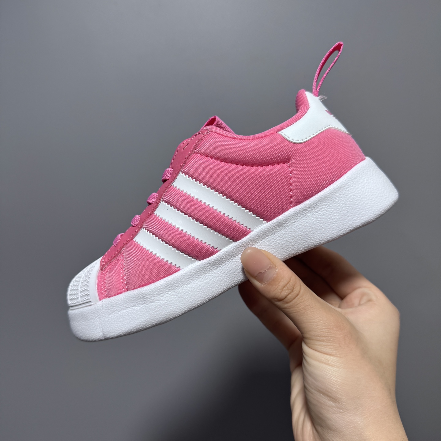 图片[6]-专G版A家新款贝壳头松紧带一脚蹬儿童运动鞋 尺码：22-37码 经典贝壳头系列🆕 人手两双款式，百搭又时髦✨ 松紧带设计，穿脱方便✌🏻 原装耐磨防滑大底，脚感不言而喻☁️-选品中心