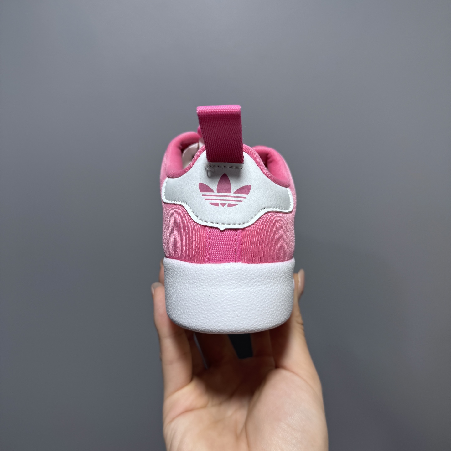 图片[8]-专G版A家新款贝壳头松紧带一脚蹬儿童运动鞋 尺码：22-37码 经典贝壳头系列🆕 人手两双款式，百搭又时髦✨ 松紧带设计，穿脱方便✌🏻 原装耐磨防滑大底，脚感不言而喻☁️-选品中心