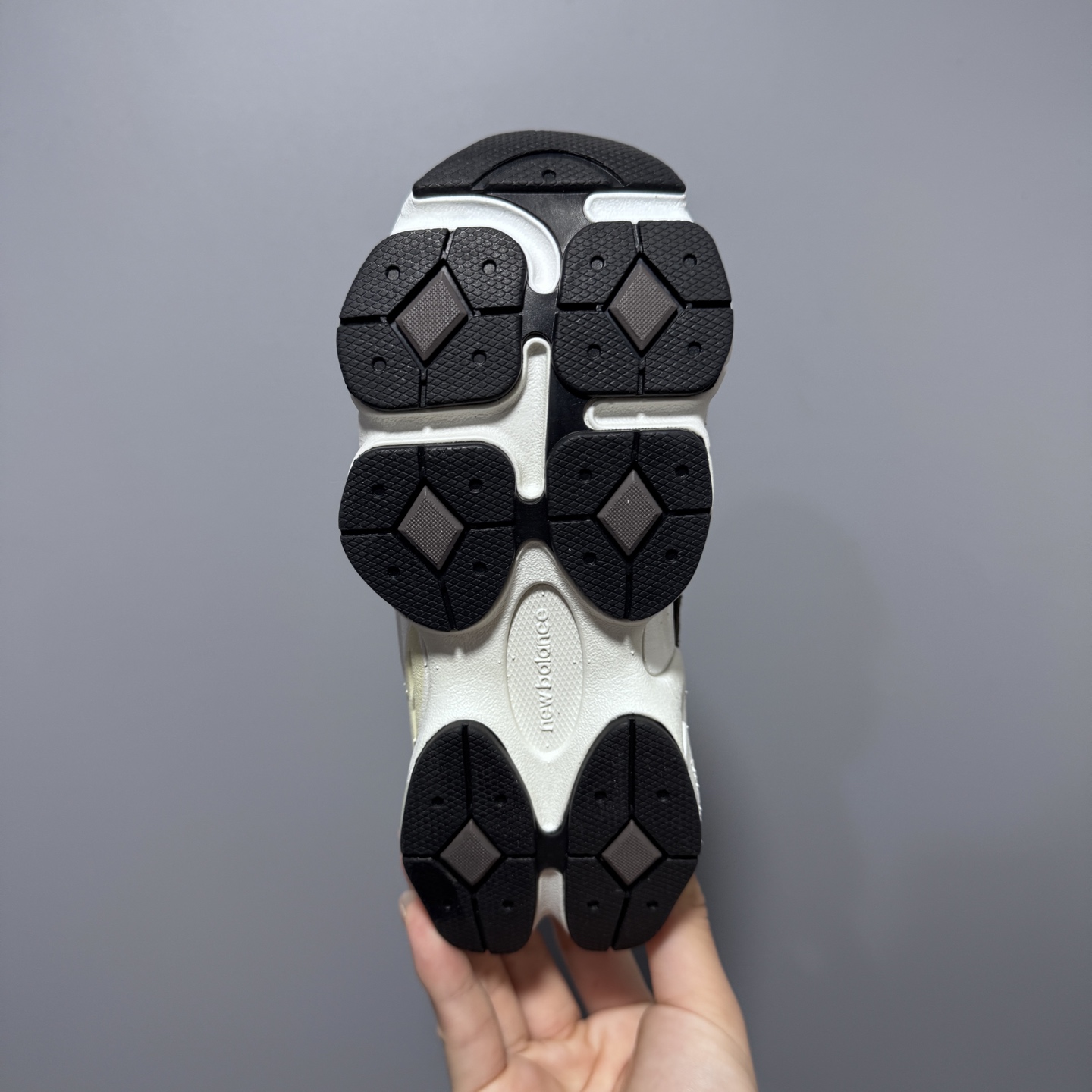 图片[9]-新配色 NB9060松紧扣儿童老爹运动鞋 尺码：24-36码 经典NB9060老爹款🆕 松紧扣设计，附赠一对鞋带，穿脱方便✌🏻 老爹款式设计，百搭又时髦✨-选品中心