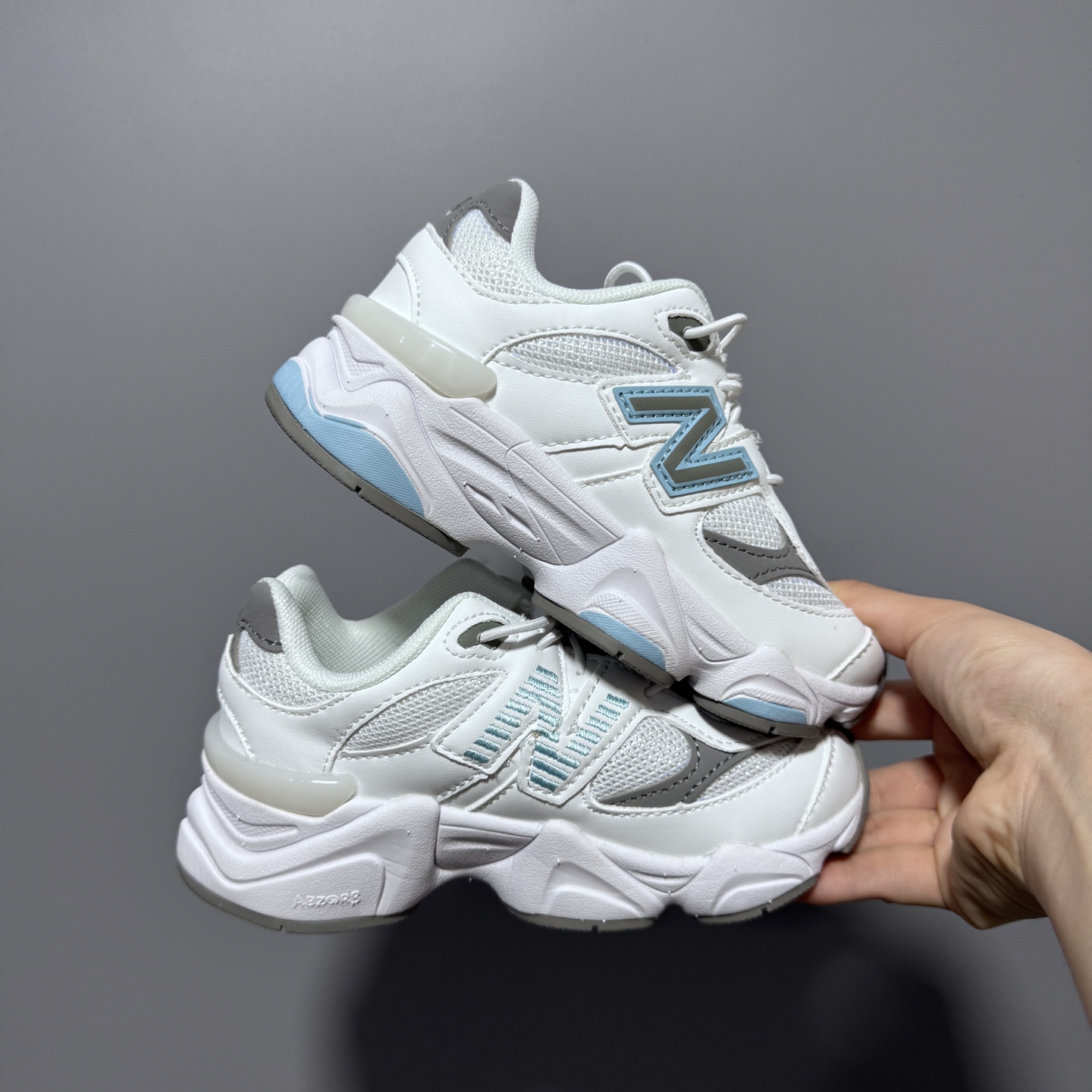 图片[2]-新配色 NB9060松紧扣儿童老爹运动鞋 尺码：24-36码 经典NB9060老爹款🆕 松紧扣设计，附赠一对鞋带，穿脱方便✌🏻 老爹款式设计，百搭又时髦✨-选品中心