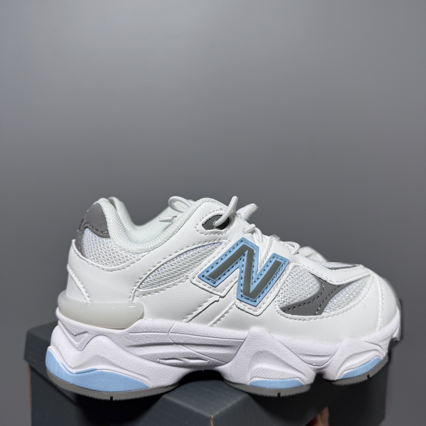新配色 NB9060松紧扣儿童老爹运动鞋 尺码：24-36码 经典NB9060老爹款🆕 松紧扣设计，附赠一对鞋带，穿脱方便✌🏻 老爹款式设计，百搭又时髦✨-选品中心
