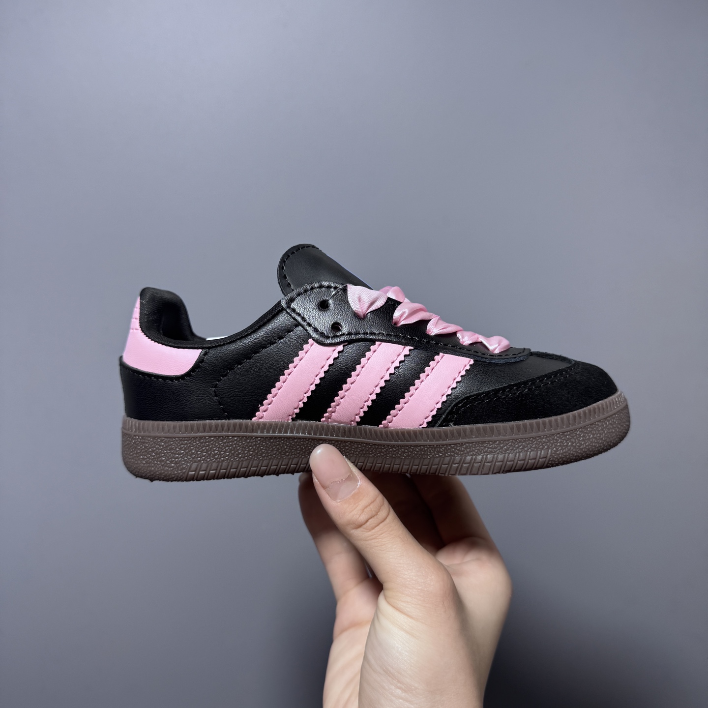 图片[4]-新配色 AD德训联名儿童休闲鞋 尺码：22-37码 爱惨了德训系列🆕 新工厂新工艺新配色👏🏻 优质皮料拼接，质感满满💯 耐磨防滑大底，脚感超赞👍🏻-选品中心