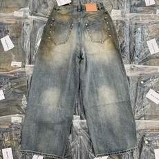 Acne Studios 26SS后袋水钻泥染脏脏牛仔裤 28-34面料采用100%有机长绒棉斜纹牛仔, Acne Studios 26SS后袋水钻泥染脏脏牛仔裤 28-34面料采用100%有机长绒棉斜纹牛仔,