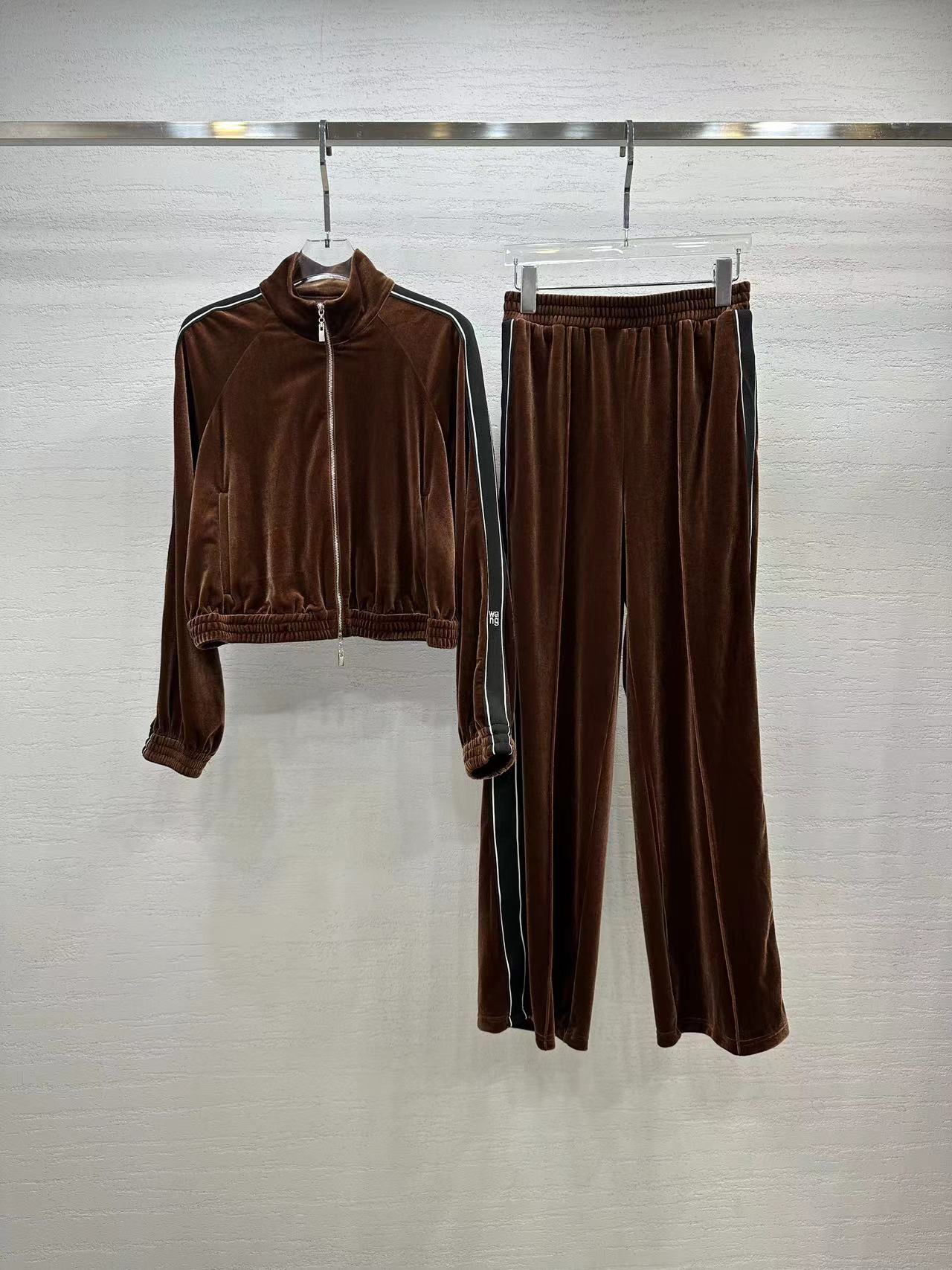 High-Quality Korean Velvet Women’s Suit for Autumn/Winter Fashion, Various Sizes and Colors - 图片 3