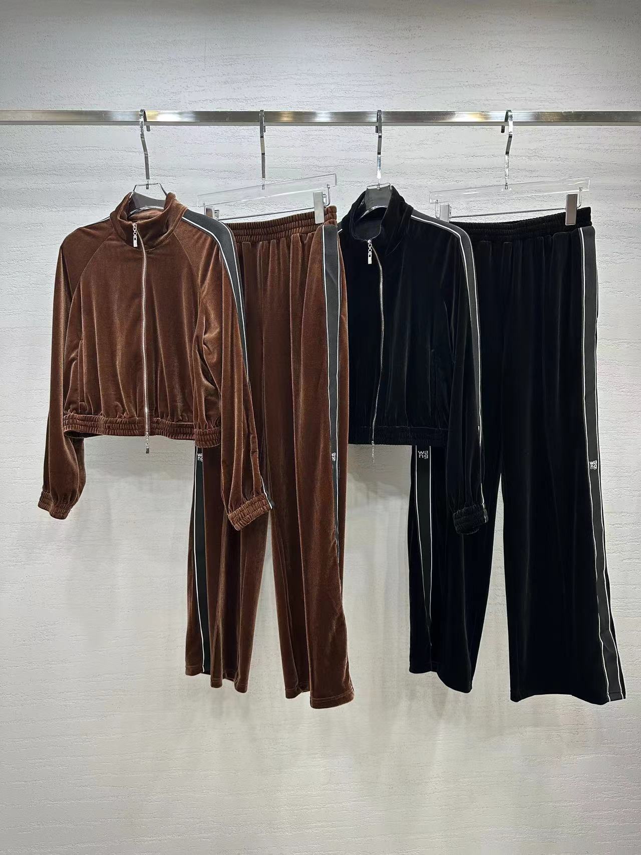 High-Quality Korean Velvet Women’s Suit for Autumn/Winter Fashion, Various Sizes and Colors - 图片 1