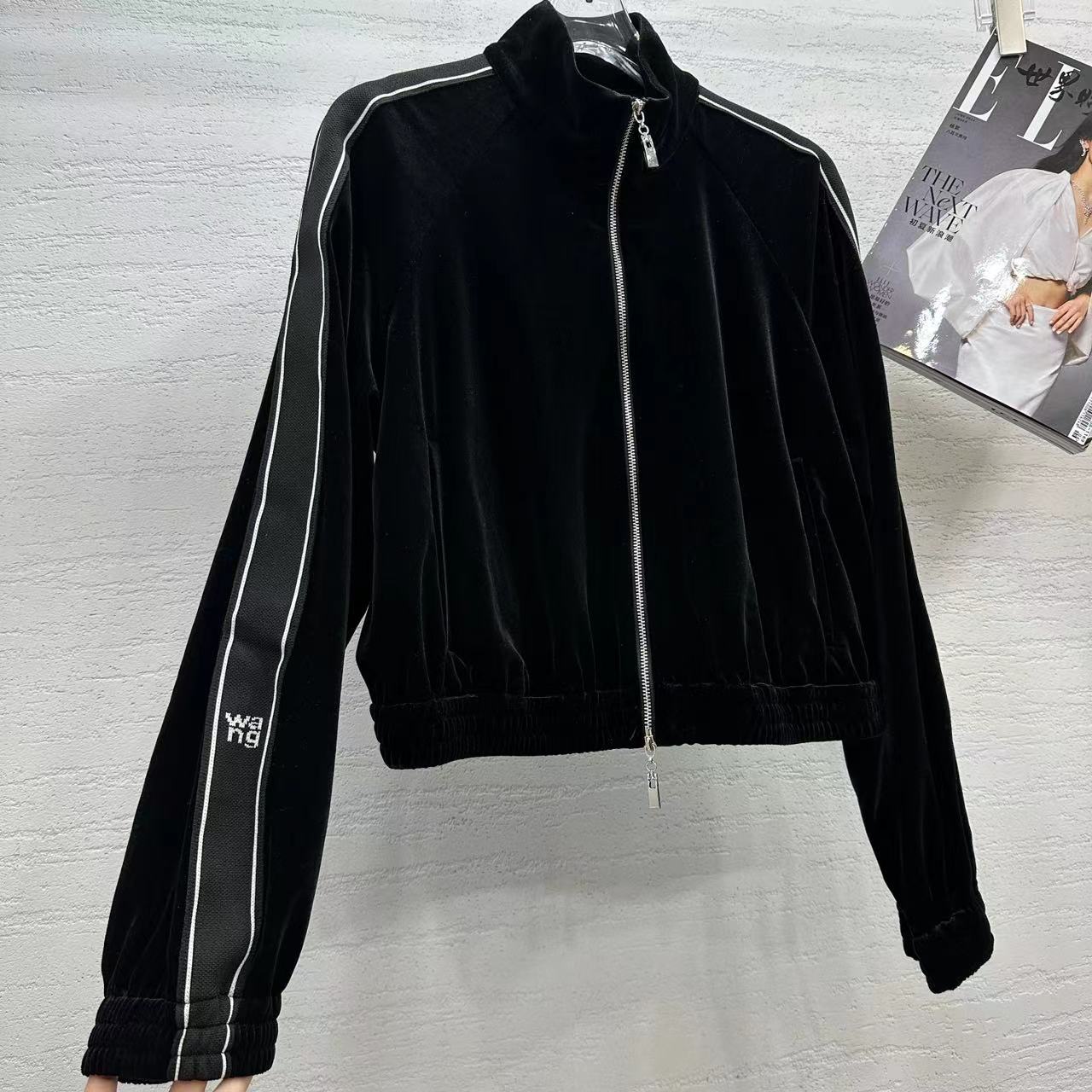 High-Quality Korean Velvet Women’s Suit for Autumn/Winter Fashion, Various Sizes and Colors - 图片 9