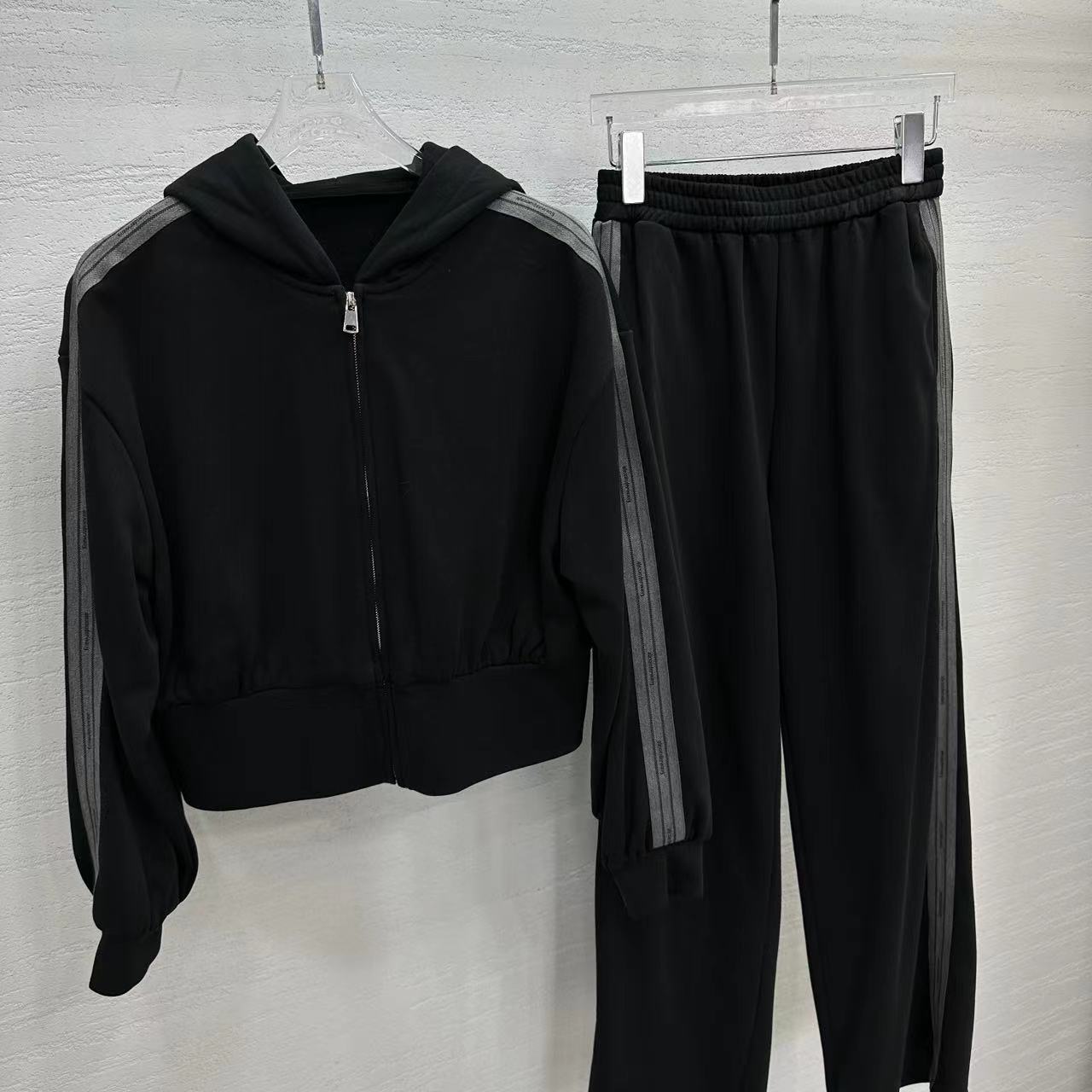 King’s House Twilight Autumn/Winter Zipper Coats: One-Size Fits All Twig-Tweaked Design - 图片 7