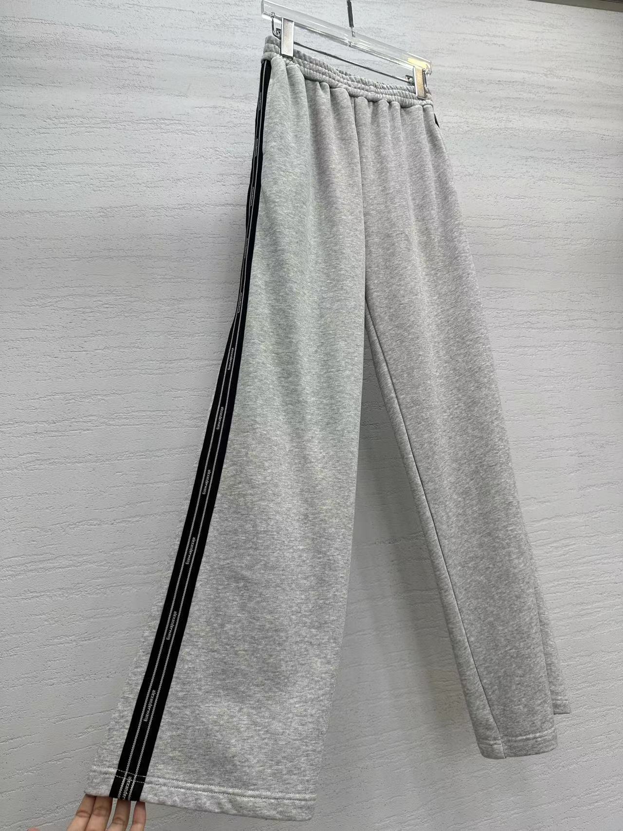 King’s House Twilight Autumn/Winter Zipper Coats: One-Size Fits All Twig-Tweaked Design - 图片 9