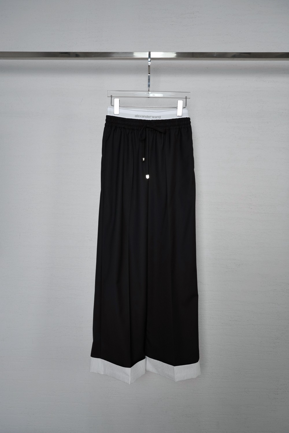 Fashionable Wide-Legged Pants for Bad-Ass Girls: High-Quality Winter Suits and Striped Shirts - 图片 7