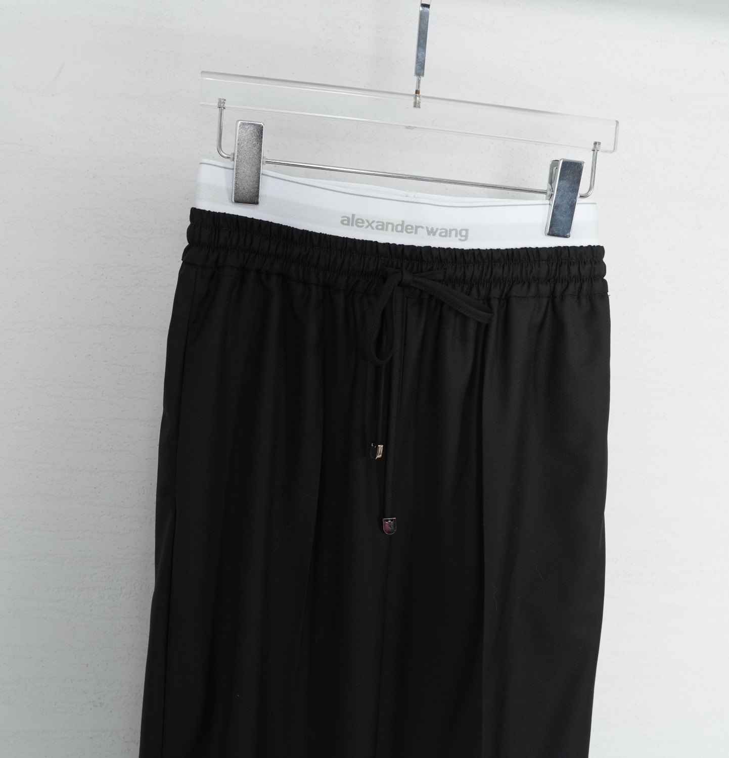 Fashionable Wide-Legged Pants for Bad-Ass Girls: High-Quality Winter Suits and Striped Shirts - 图片 9