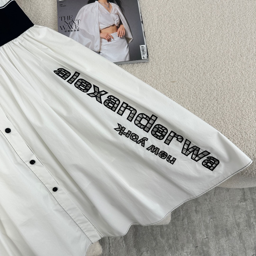 New Arrival: Single-Handed Female Clothes for Early Spring, High-Quality Fashion in Black, White, and Blue. - 图片 6