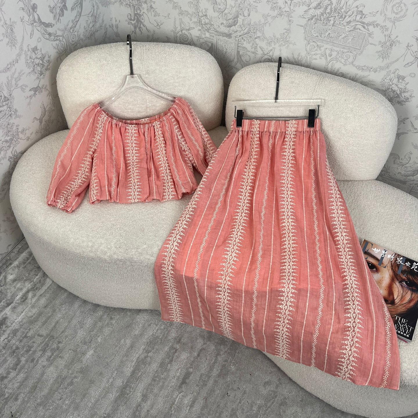 High-Quality Women’s Cotton Embroidered Suit in Various Sizes and Colors - 图片 7