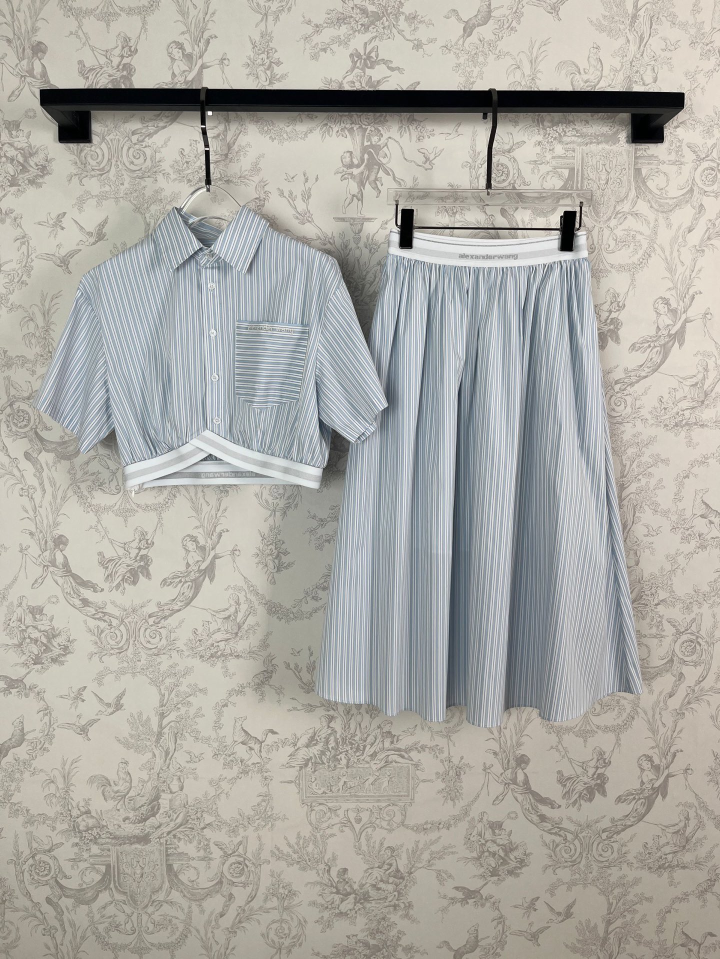 “New Arrival: Great King’s Fashion Script Logo Designer Suit with High Quality Stripes” - 图片 4