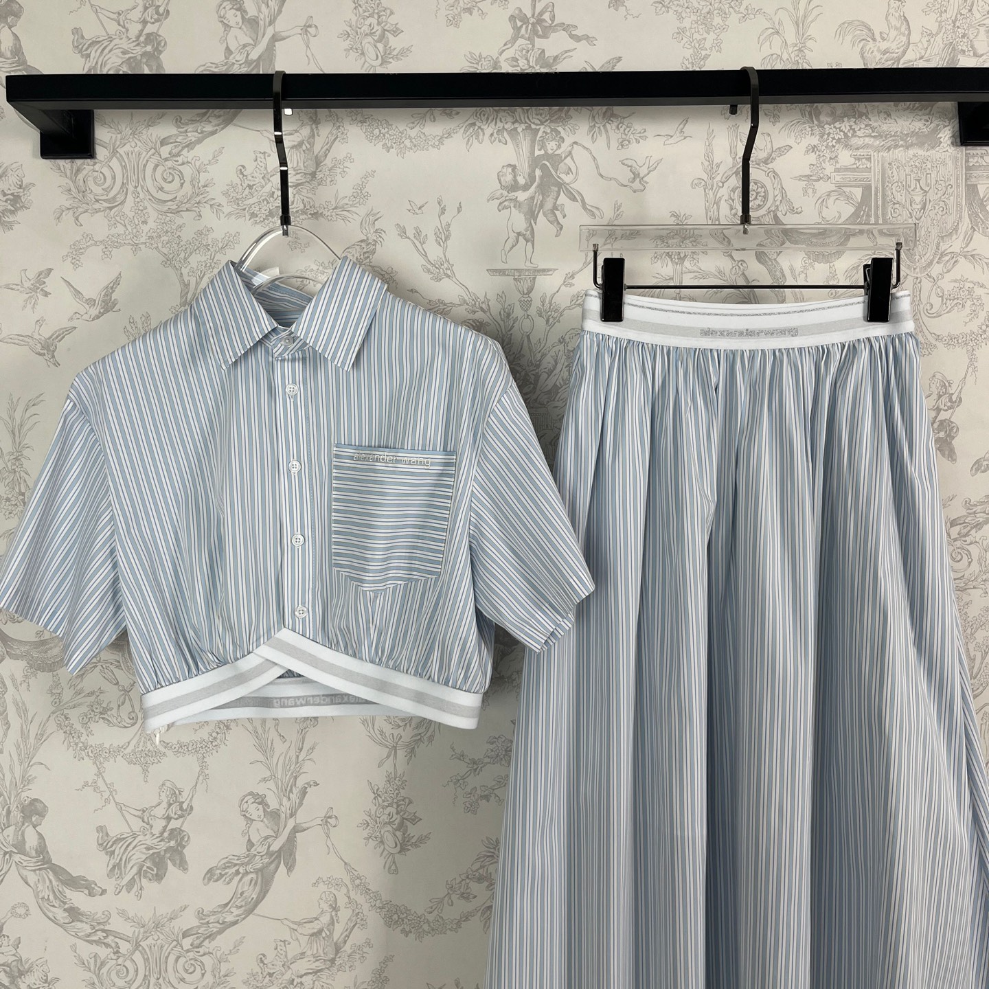 “New Arrival: Great King’s Fashion Script Logo Designer Suit with High Quality Stripes” - 图片 5
