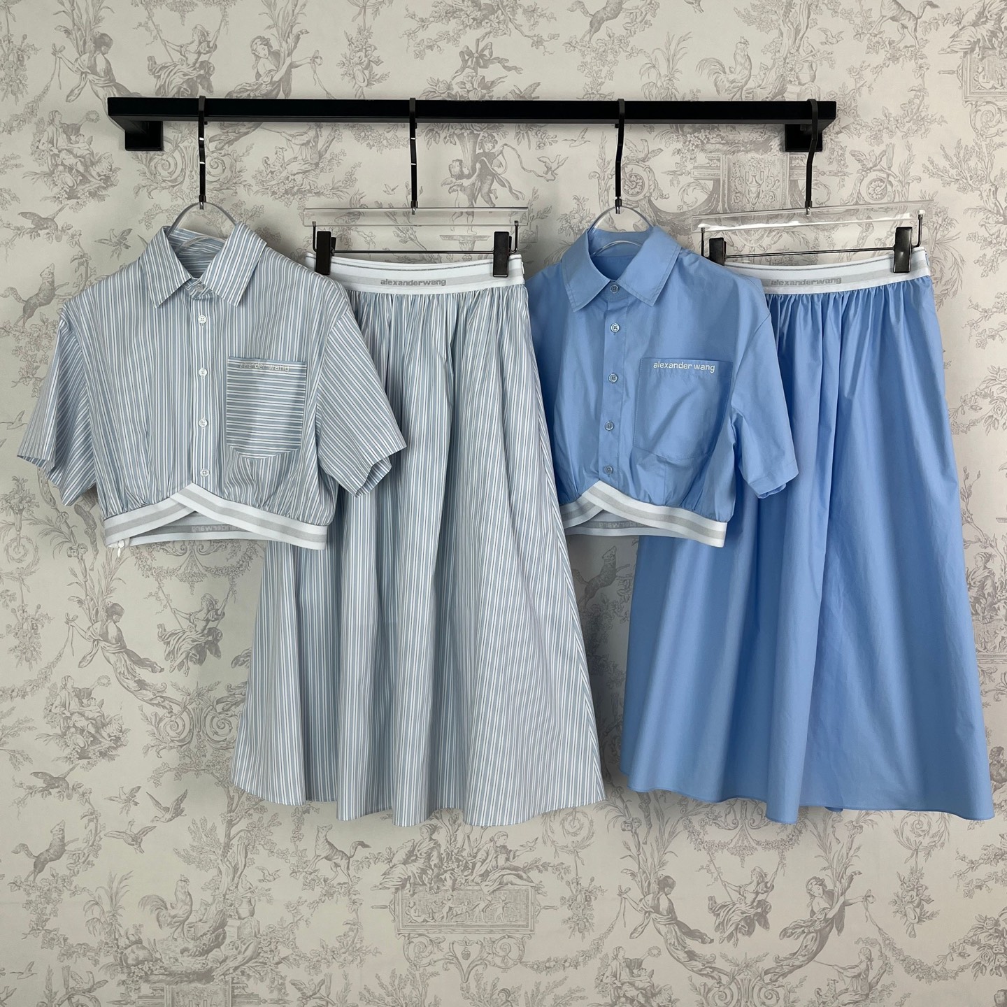“New Arrival: Great King’s Fashion Script Logo Designer Suit with High Quality Stripes” - 图片 1