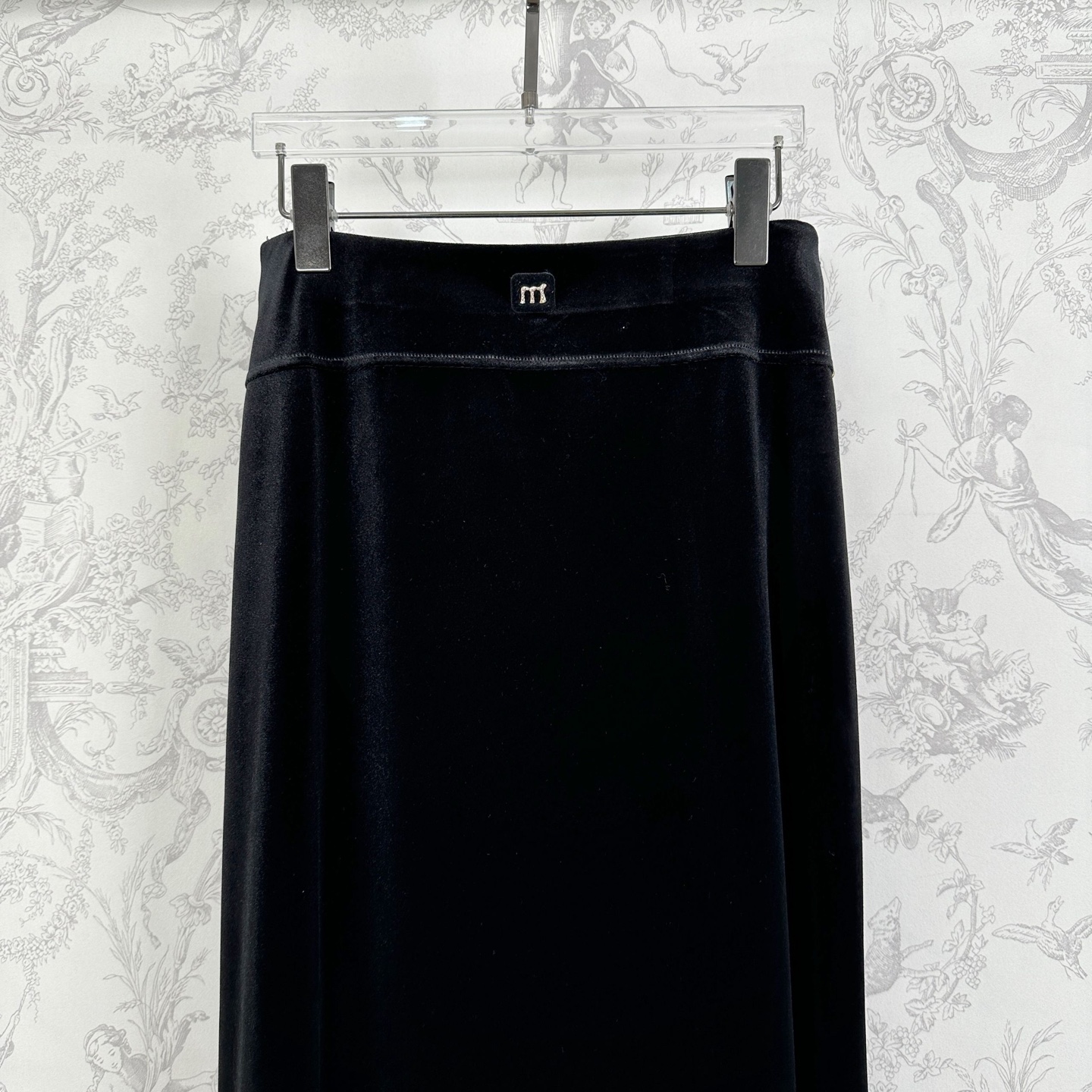 “New Arrival: Advanced Korean Velvet Fashion for Early Autumn in SMLXL Sizes” - 图片 2