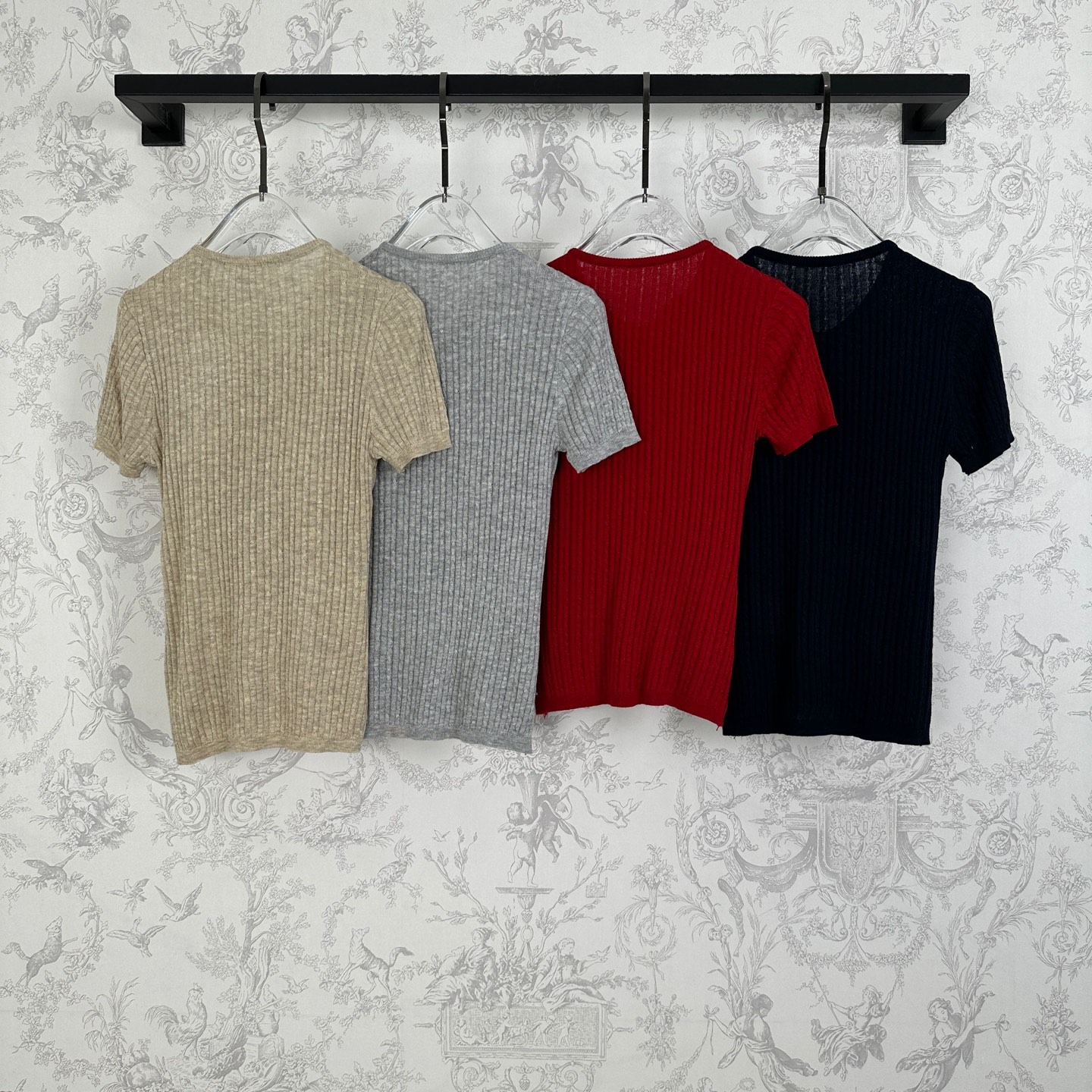New Arrival: One-Size-Fits-All Female Suit with High-Fashion Shirt in 4 Colors - 图片 3