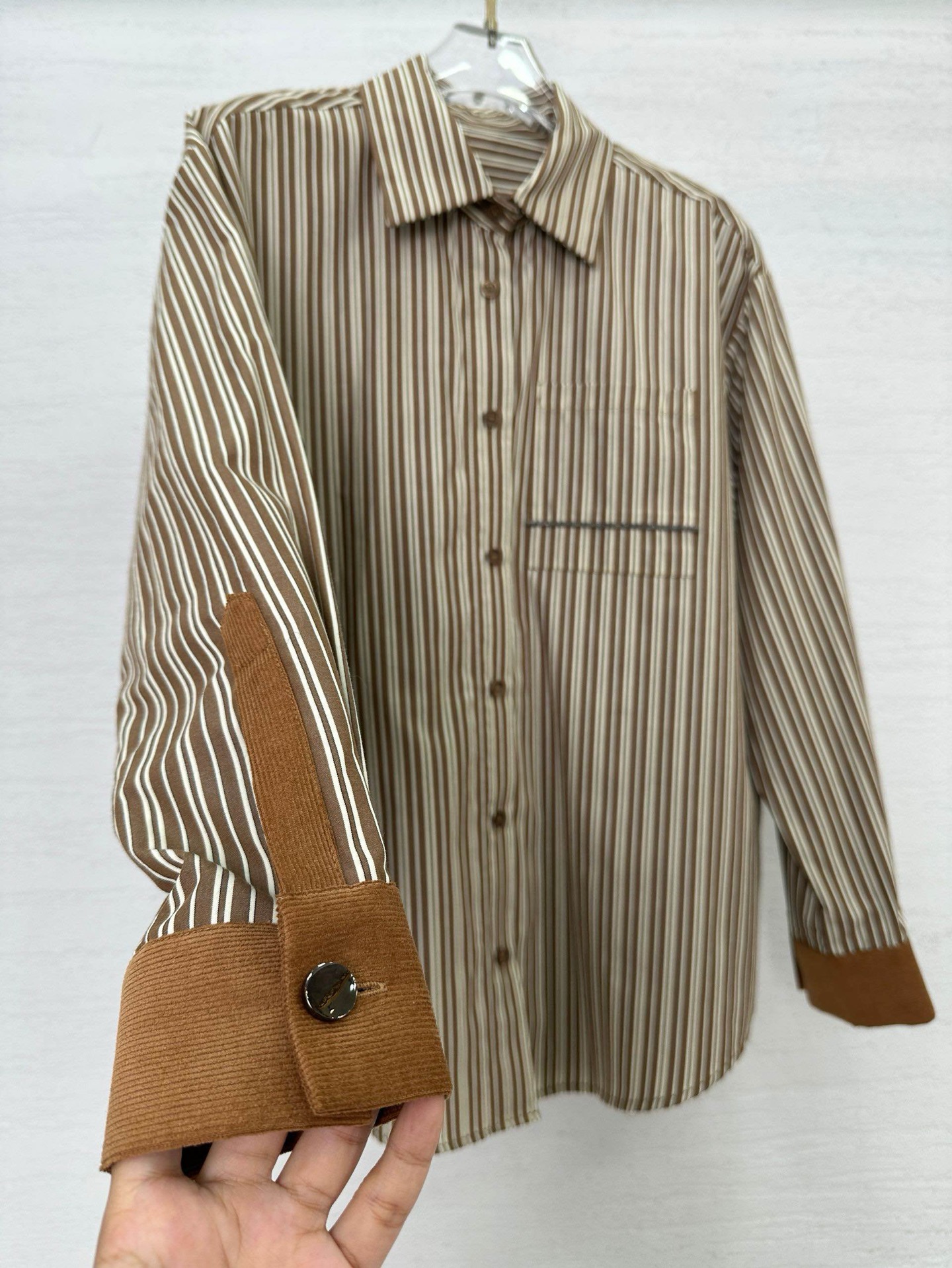 Title: “P612 Women’s Suit with Custom Striped Fabric for Autumn, High Quality Cotton, Stylish Design” Summary: P612 women’s suit features custom striped fabric, heavy-sealed chain - 图片 2