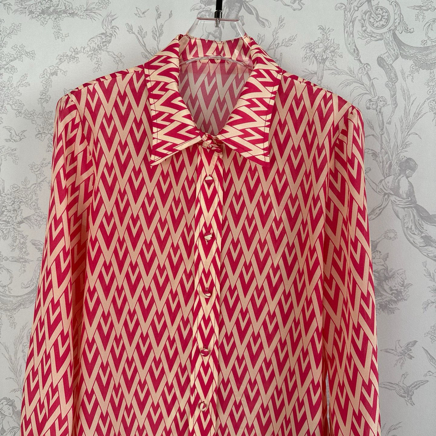 “New Arrival Women’s Silk Shirt with Digital Print VL Design, SMLXL Sizes, High Quality Fabric” - 图片 3