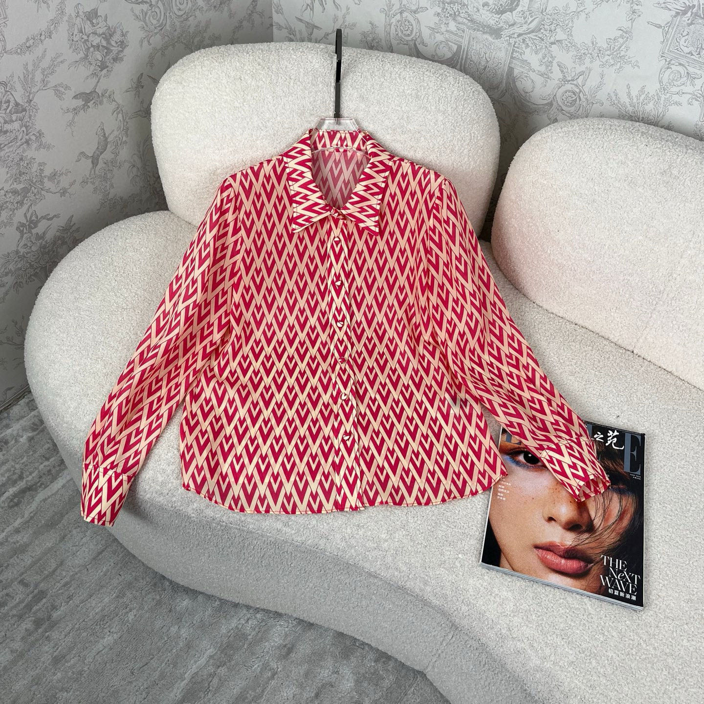 “New Arrival Women’s Silk Shirt with Digital Print VL Design, SMLXL Sizes, High Quality Fabric” - 图片 9
