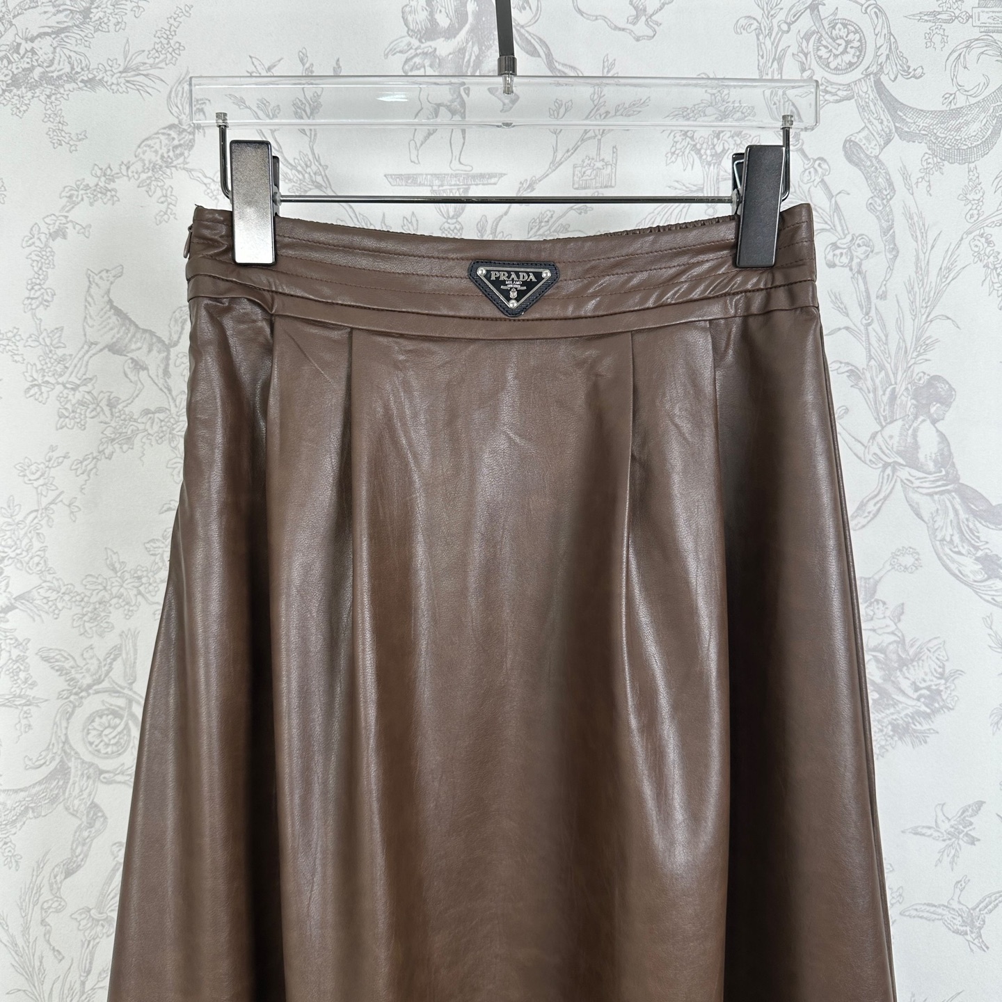 “New Arrival: High Atmosphere Female Suit with Half Skirt in Black, Tan, and Wine Red” - 图片 5