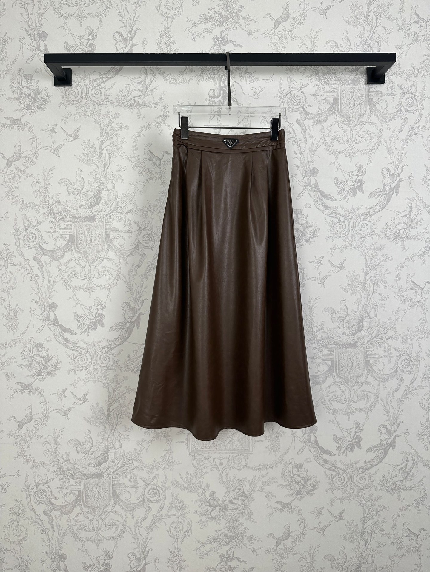 “New Arrival: High Atmosphere Female Suit with Half Skirt in Black, Tan, and Wine Red” - 图片 4