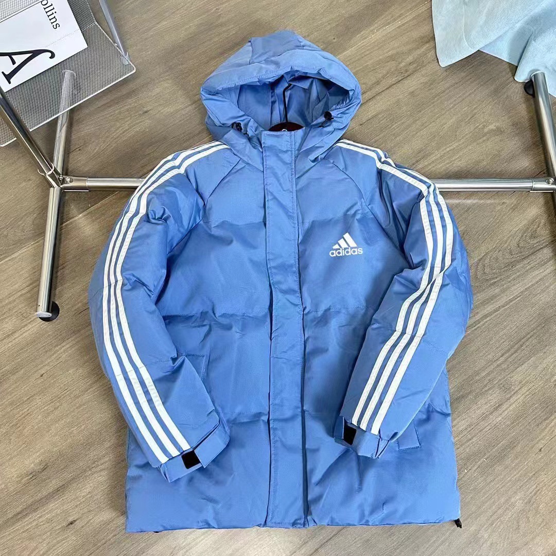 💰135
Adidas/阿迪达斯 24冬季官方爆款 侧边三条杠手塞棉服外套夹克
Ins 抖音 小红书爆款推荐 砖柜断货 一衣难求！
精选进口防风梭织面料 350g新疆羽绒棉填充 超级厚实 保暖指数五颗星 一件过冬‼️
纯色搭配 经典永不过时
 适合各种身材 保暖不臃肿 修身不紧绷！防风松紧袖口锁温保暖 细节满满‼️
 冬季衣柜必备款式 店主自留款 强烈推荐‼️

颜色:黑色 白色 蓝色

尺码：M-2XL

【10653-8202】
