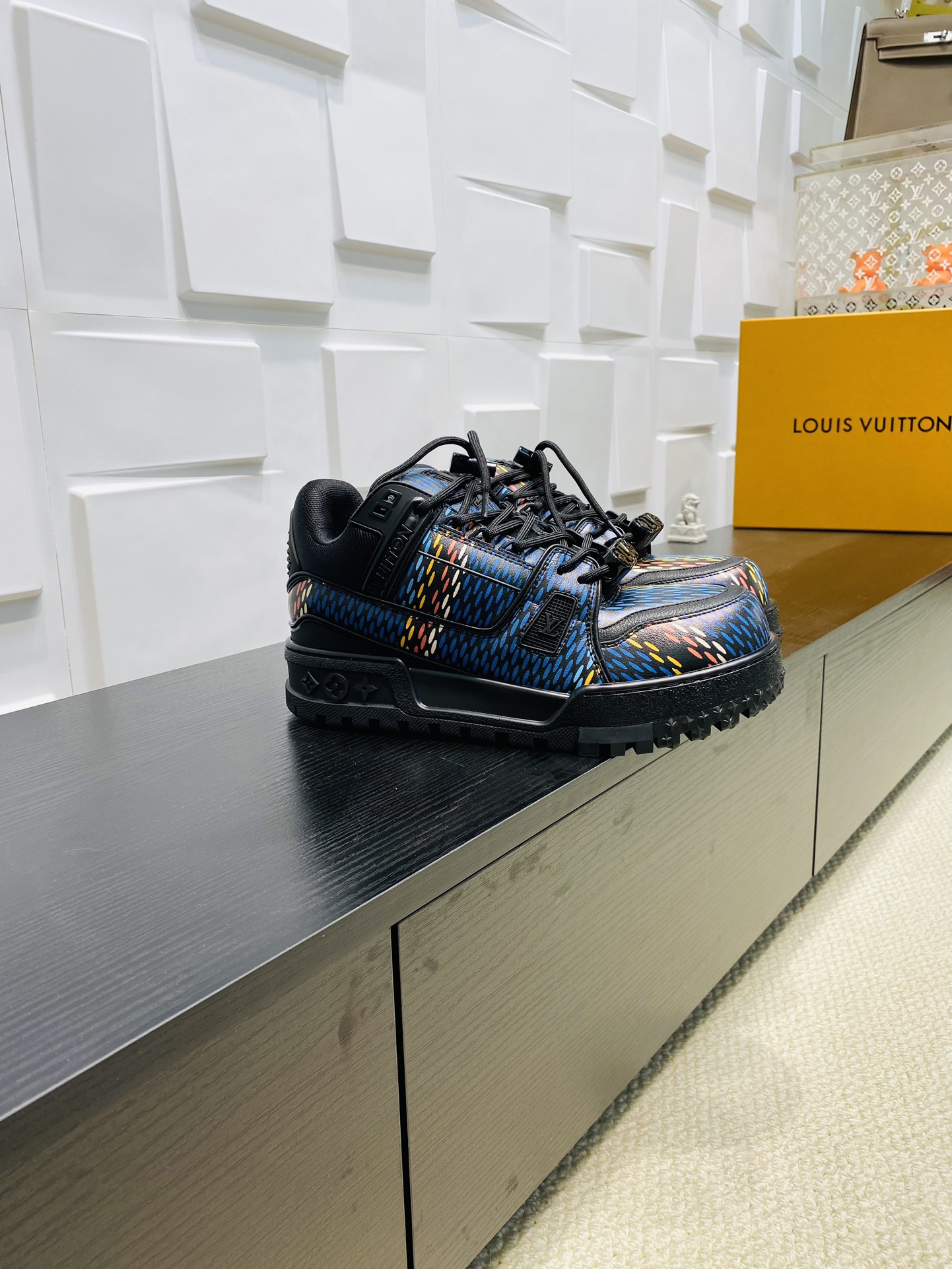 NO:163984,Top version (Buddha LV donkey brand L's latest catwalk model, fat dusk, chubby Trainer bread shoes, skateboard shoes, casual couples style, sneakers, DIY beads, Louis vuitton, spring, summer, autumn and winter fashion, this pair of 