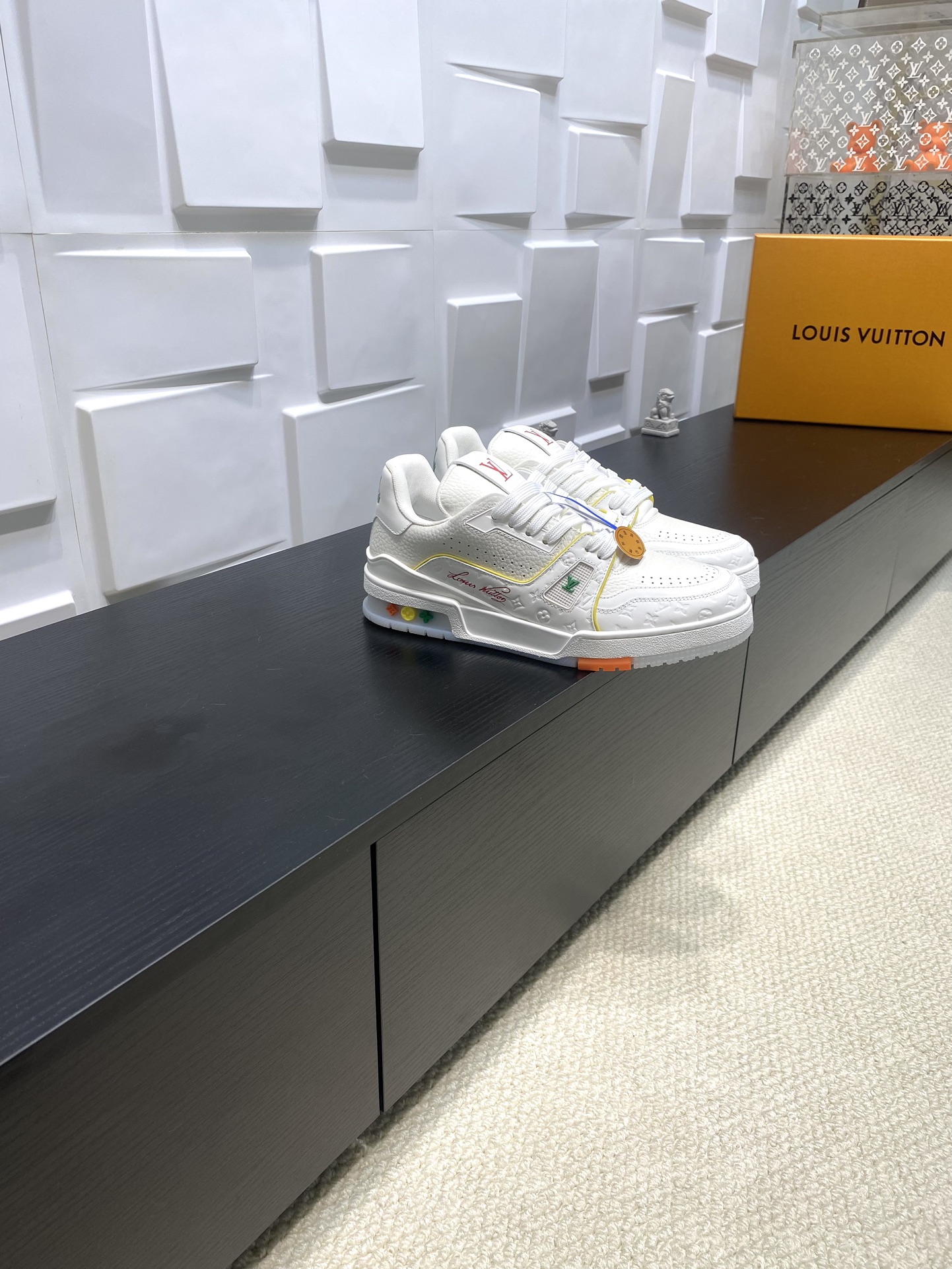 NO:446242,[Cruise Limited Model] LV TARINE Louis Vuitton x Tyler Co-branded model Donkey brand L home Embossed Couple model Casual Sports Shoes Skateboard Shoes Original Purchase and Development Louis Vuitton x Tyler Co-operated series launches LV Trainer sneakers, continuing Virgil Abloh's classic design based on retro basketball shoes. The cowhide upper is integrated with Craggy Monogram embossed and Louis Vuitton logo to show Tyler's interesting reconstruction of Monogram patterns and brand elements. Exquisite packaging of the delivery counter Fabric: Original custom top layer cowhide Inner: Original custom breathable net Outsole: Original open-mode two-color TPU combination sole Sole thickness: 3CM Size: Women's model 35-40  Men's 38-46, casual shoes/sports shoes, louis vuitton, louis vuitton, louis vuitton, louis vuitton, louis vuitton, sneakers, cowhide19860909【邮轮限定款】 LV TARINE路易威登x Tyler 联名款 驴牌 L家 压花 情侣款 休闲 运动鞋 滑板鞋 原版购入开发 路易威登 x Tyler 合作系列推出 LV Trainer 运动鞋,延续 Virgil Abloh 基于复古篮球鞋创作的经典设计.牛皮革鞋面融入 Craggy Monogram 压纹和路易威登标识,展现 Tyler 对 Monogram 图案和品牌元素的趣味重构 配送专柜精美包装 面料: 原版定制头层牛皮 内里: 原版定制透气网里 大底: 原版开模双色TPU组合大底 底厚: 3CM Size: 女款35-40 男38-46,休闲鞋/运动鞋,louis vuitton,louis vuitton,louis vuitton,louis vuitton,sneakers,cowhide,Women's Shoes