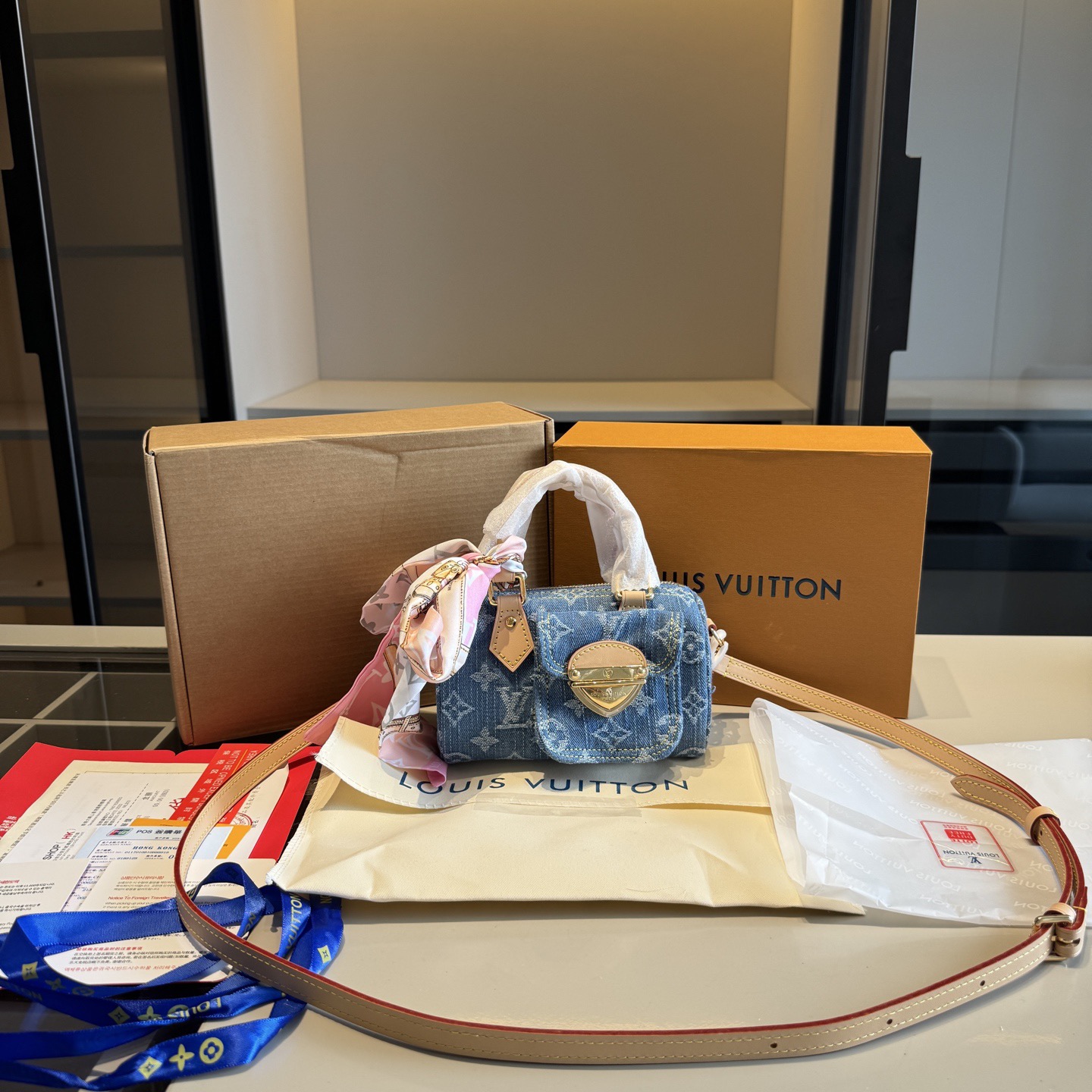 🅿️278 Chip Version | Top Quality Full Package | Dynamic Code Changing Chip‼ ️Color Changing Leather Series‼ ️Free Silk Scarf | Upgraded Versionall Steel Hardware‼ ️Lv Counter’s New Denim Blue Series Nano Speedy Mini Pillow Bag With Long Shoulder Strap Very Practical Item Sought After By Many Celebrities. Denim With Discolored Cowhide Top-notch All-steel Hardware. The Whole Bag Is Cut With Floral Patterns. The Upper Body Effect Is Great Order Quality Super High Return Rate ️ Airplane Box Folding Gift Box Packaging Size: 17 10 8
