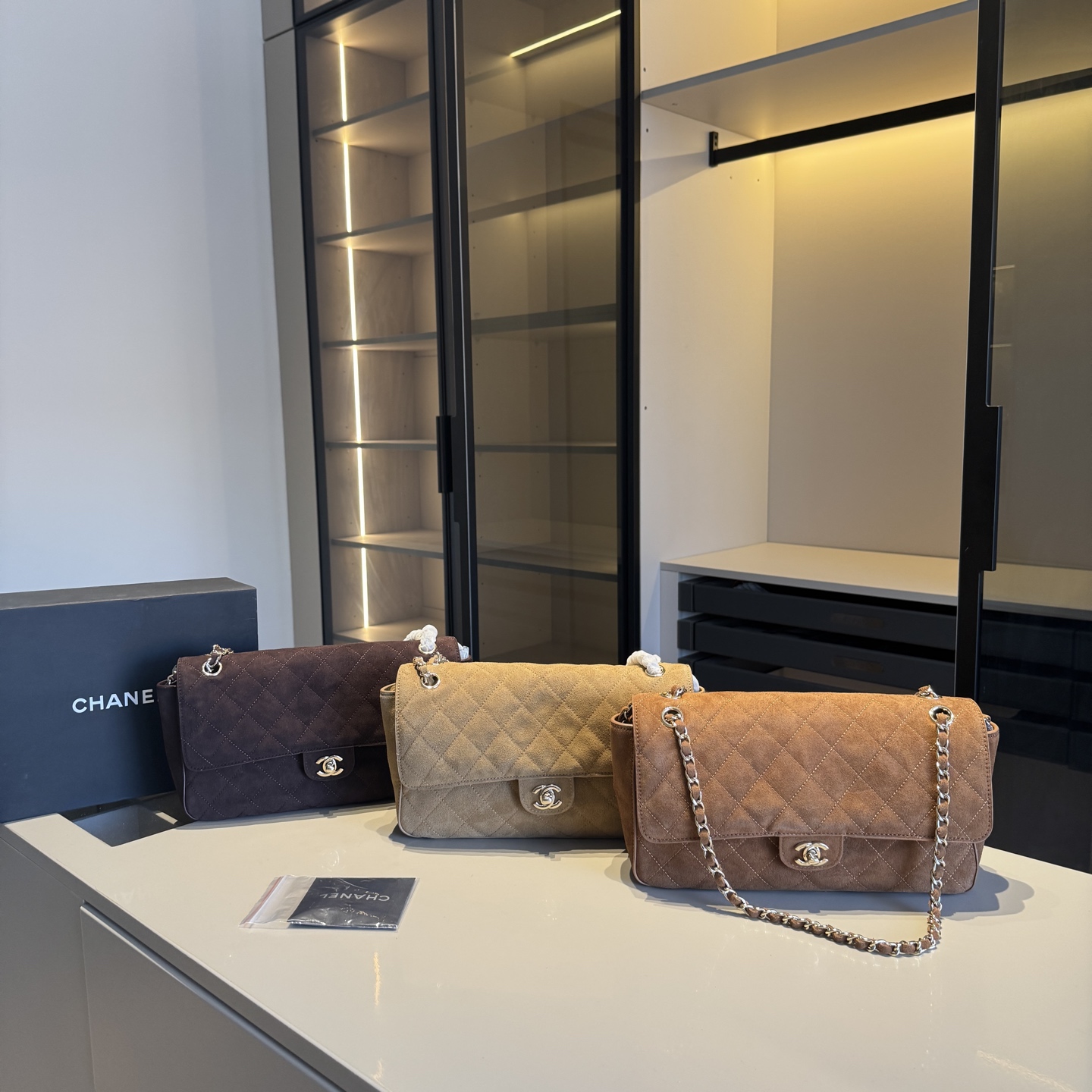 🅿️465full Leather Series | Top Qualitychanel Chanel Counter 2026 New Suede Series Cf Chain Bag Xiaoxiang Full Leather Fabric 采用原版顶级五金配件！ Classic Logo Workmanship The Leather Feels Great Comparable To Counter Quality A Must-have Item Folding Gift Box Packaging Size: 28 17 8