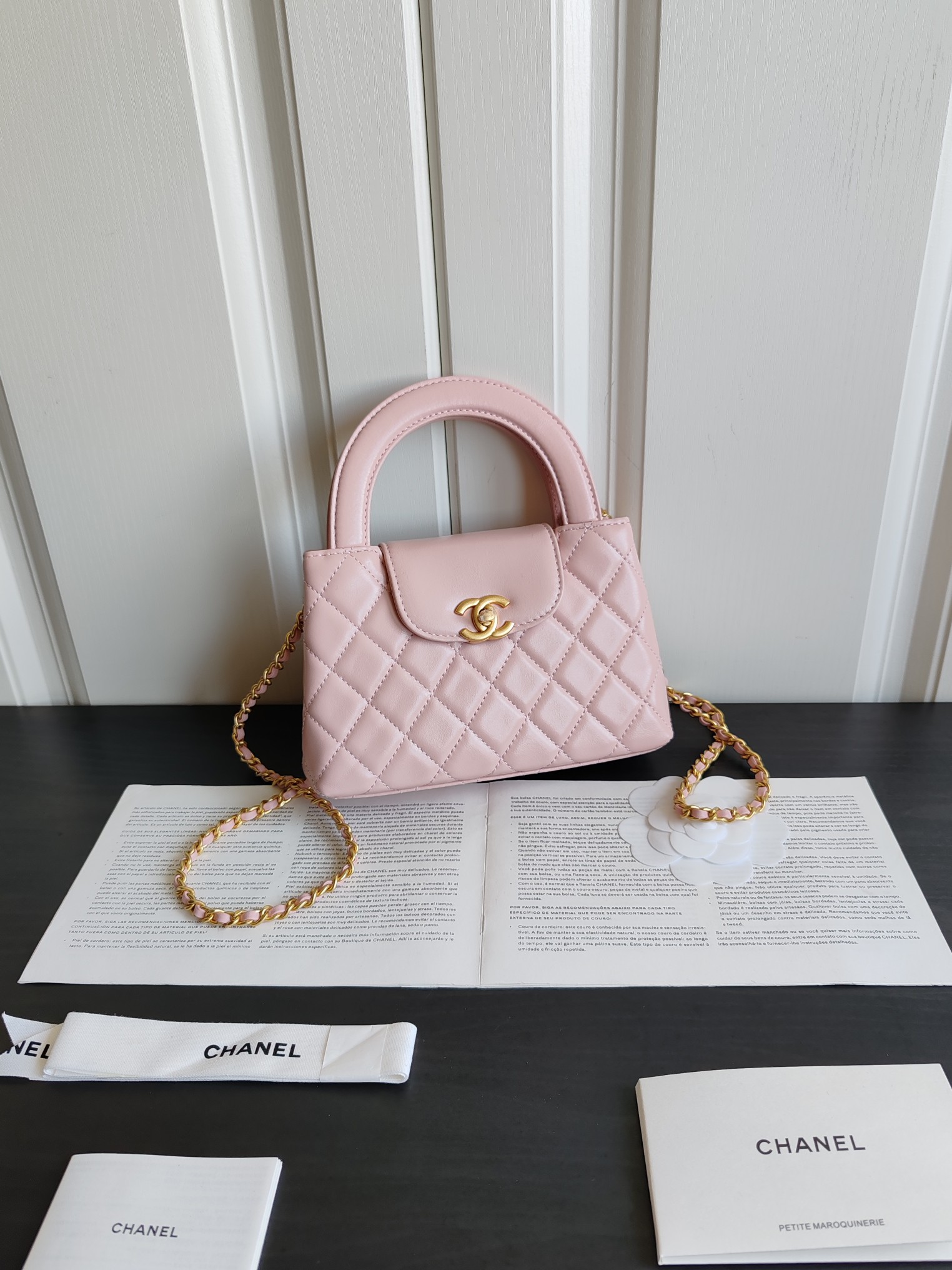 Chanel Bolsos cruzados y bandoleras Cuero de cera aceite Vintage Cadena