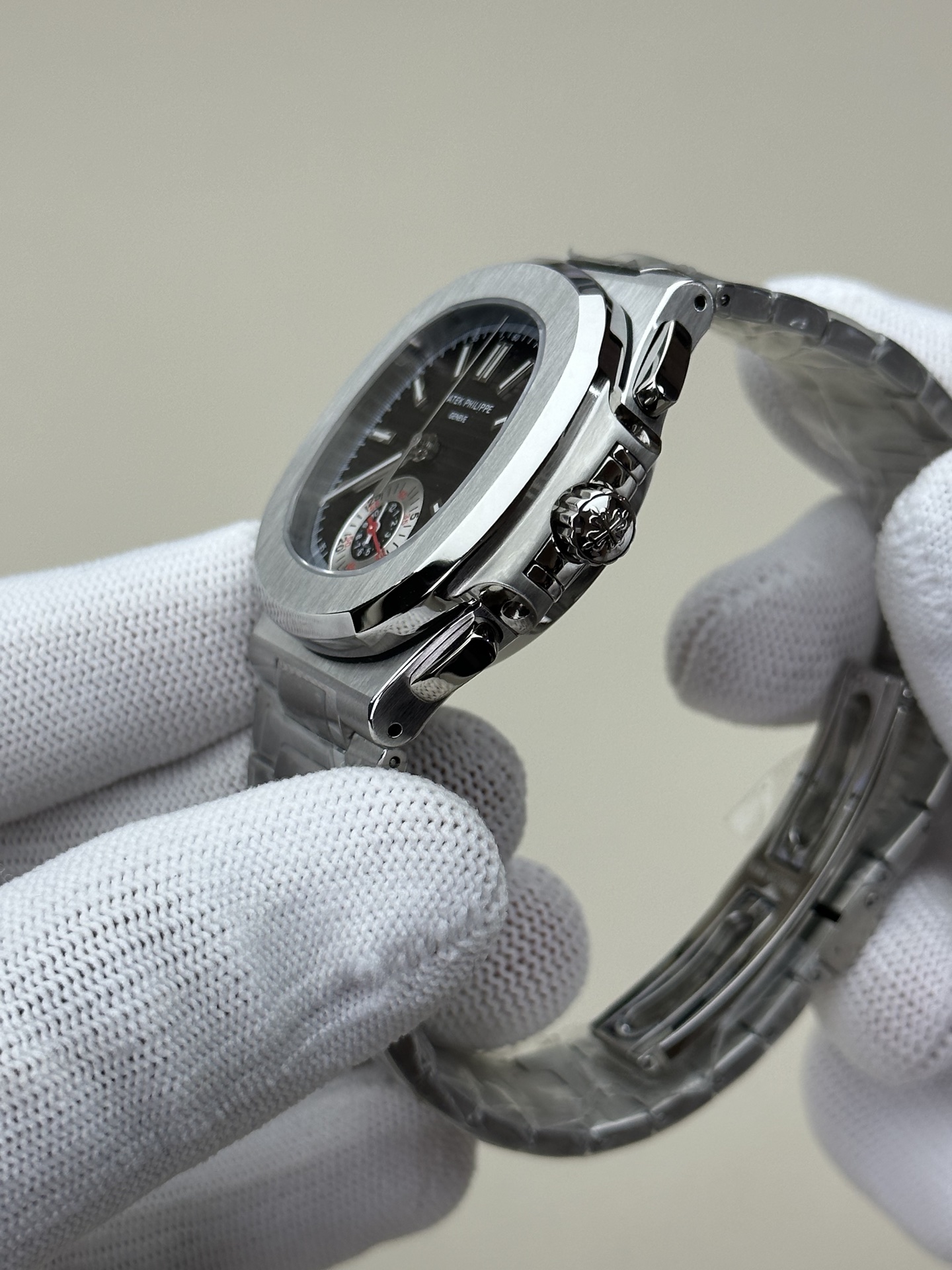 Patek Philippe Nautilus 5980 Multifunction Chronograph Watch - 40.5mm 6 i1745214784253 1371 0 4