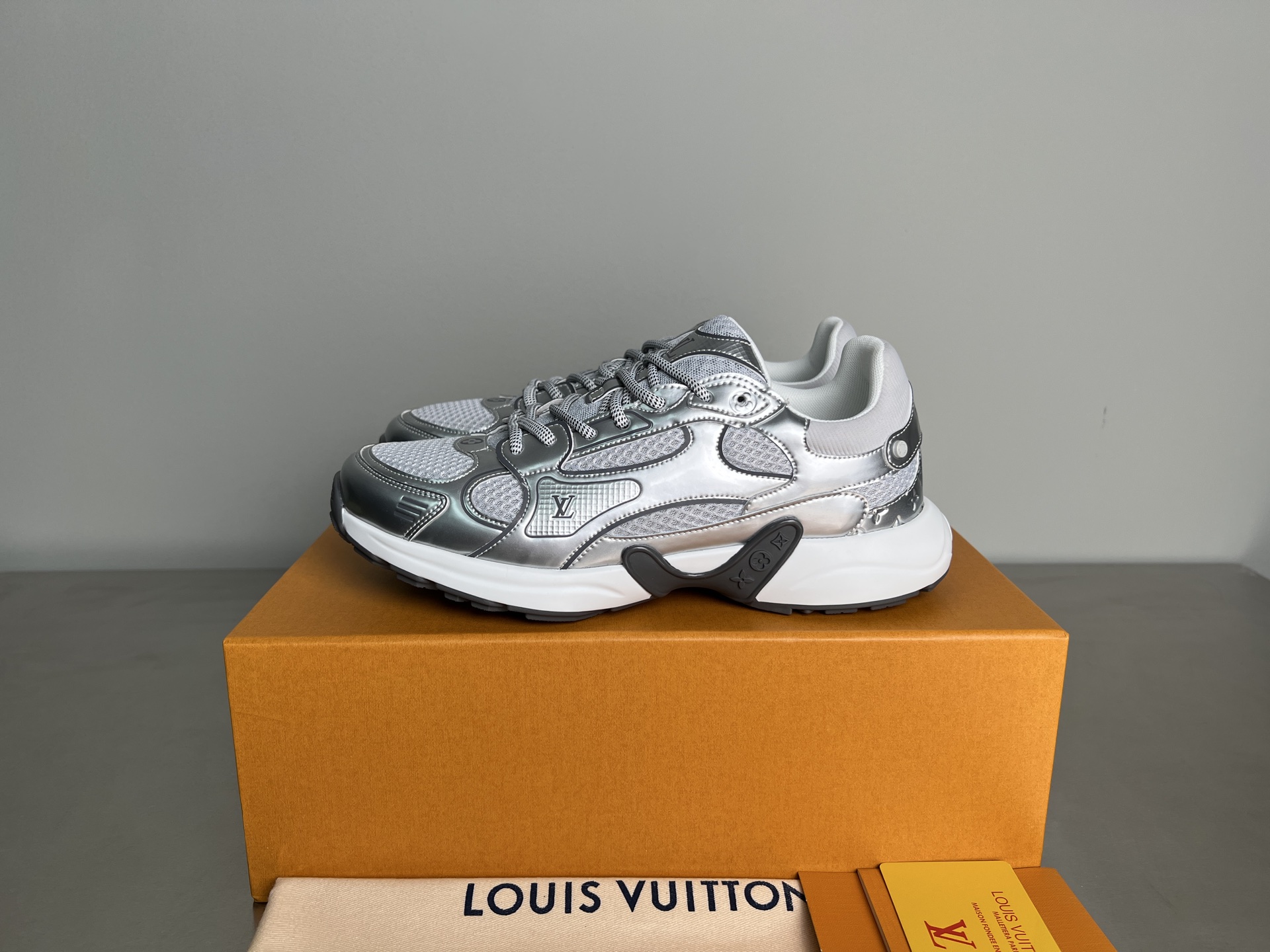 NO:345755,LOUIS VUITTON Olympia Round head lace low top casual shoes Size 35-4,,louis vuitton19860909LOUIS VUITTON Olympia 圆头系带 低帮 生活休闲鞋 尺码35-4,,louis vuitton,Men's shoes