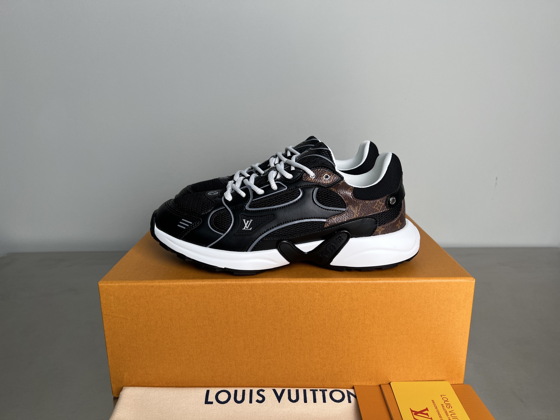 NO:345775,LOUIS VUITTON Olympia Round-toe lace-up low-top casual shoes Size 35-45,,louis vuitton19860909LOUIS VUITTON Olympia 圆头系带 低帮 生活休闲鞋 尺码35-45,,louis vuitton,Men's shoes
