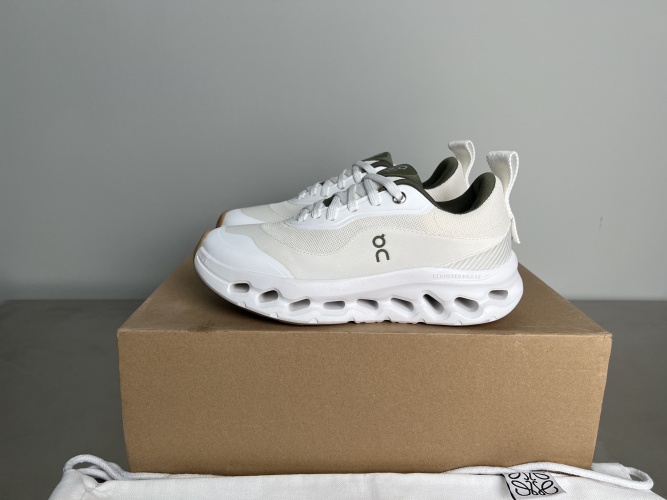 Loewe x On Cloudtilt 2.0 Cream/White Running Shoes, Co-branded, Couple Style 1 Loewe x On Cloudtilt 2.0 Cream/White Running Shoes, Co-branded, Couple Style