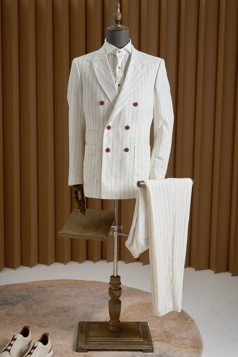 Elegant Striped Suit with Double Collars for Quality and Durability - 图片 1