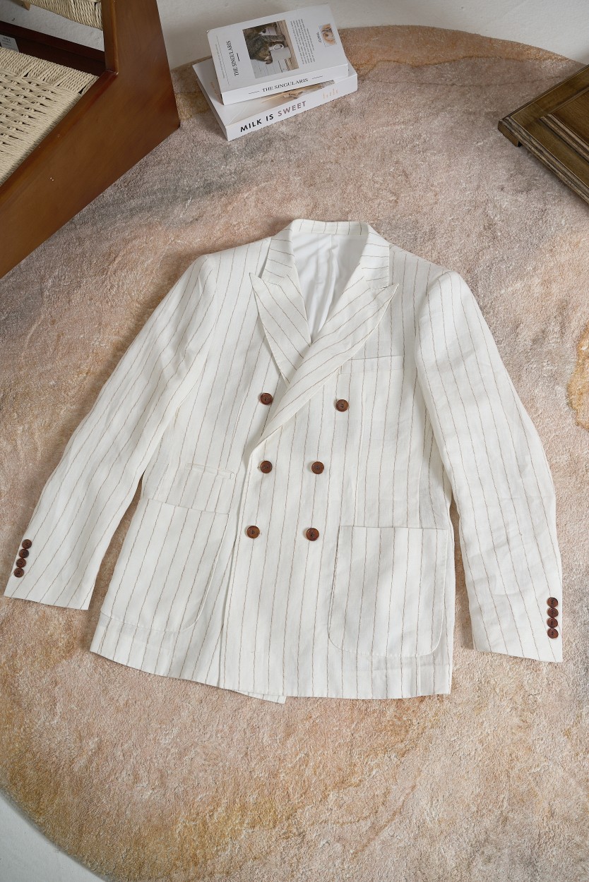 Elegant Stripes Suit with Fine Craftsmanship and Quality Details - 图片 2