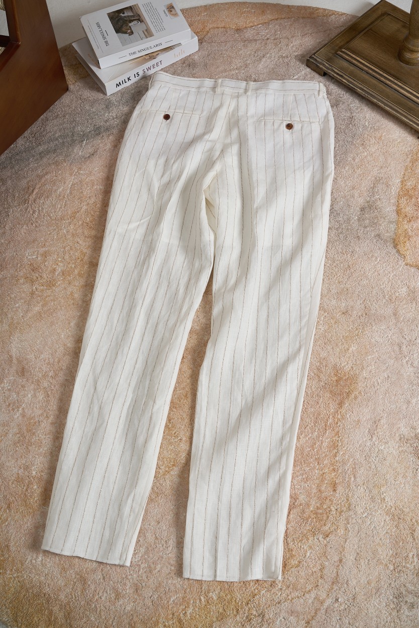 Elegant Striped Suit with Fine Craftsmanship and Durability in Mind - 图片 2