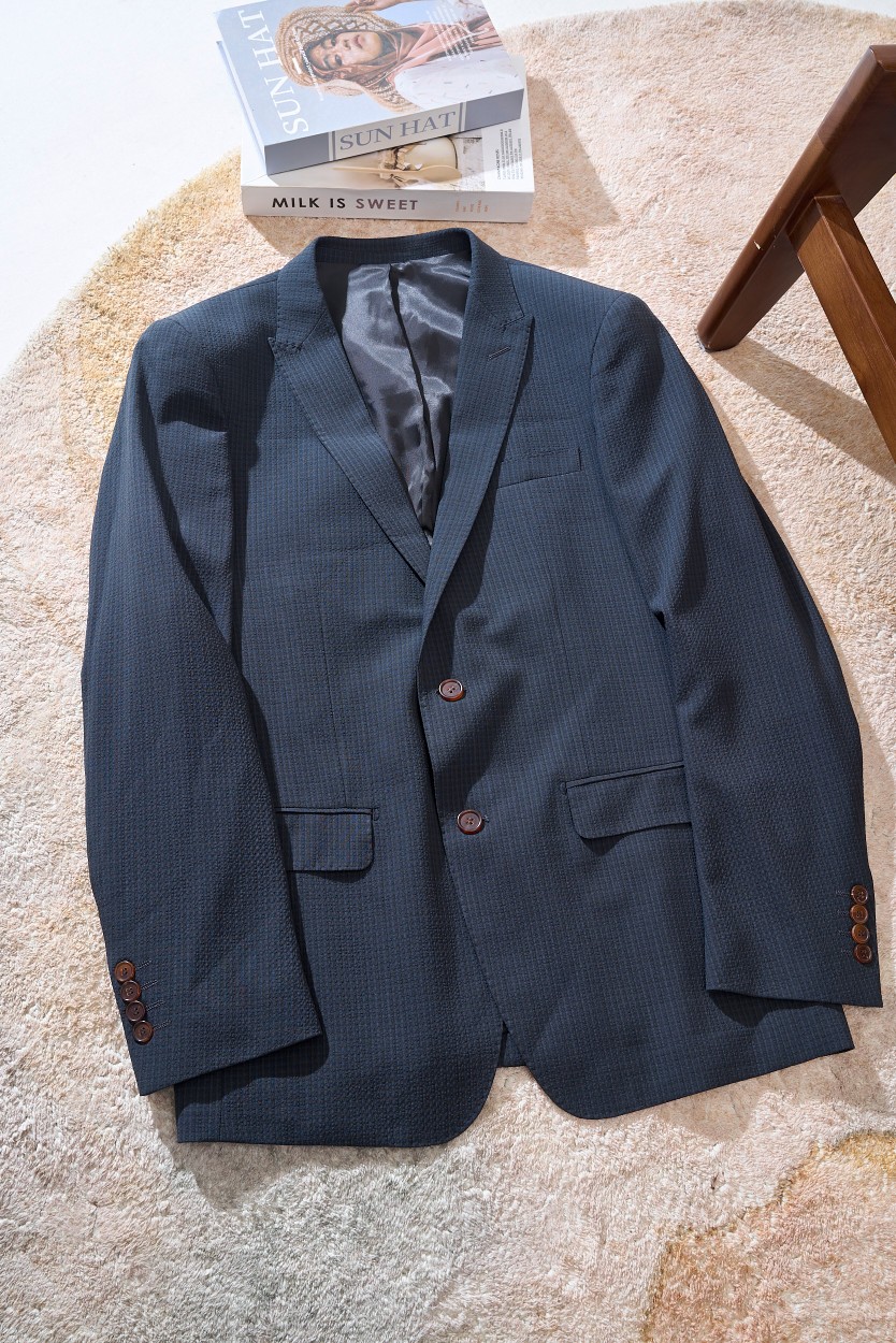 Bubble Veil Fabric Business Suit with Unique Texture and Horn Button Accents