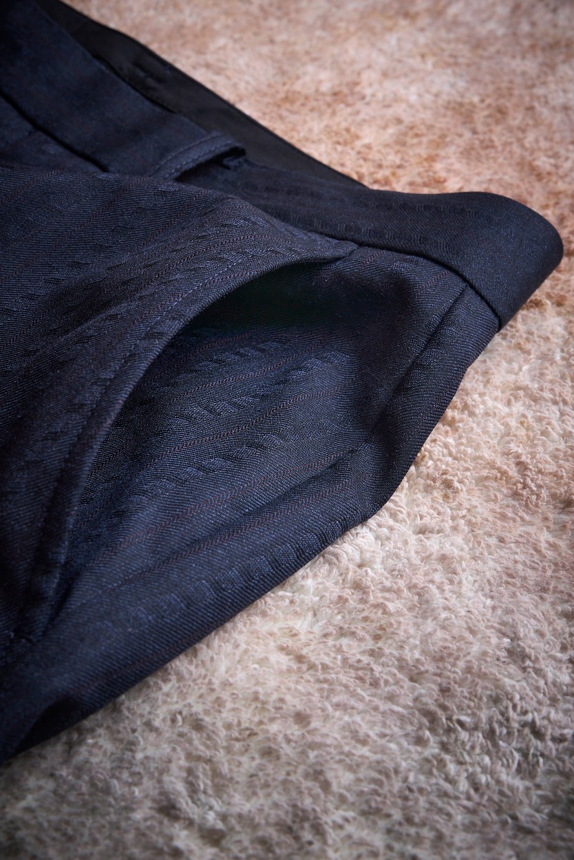Luxurious Suit Integrating Salsine and Wool Fabric for Exceptional Style - 图片 2