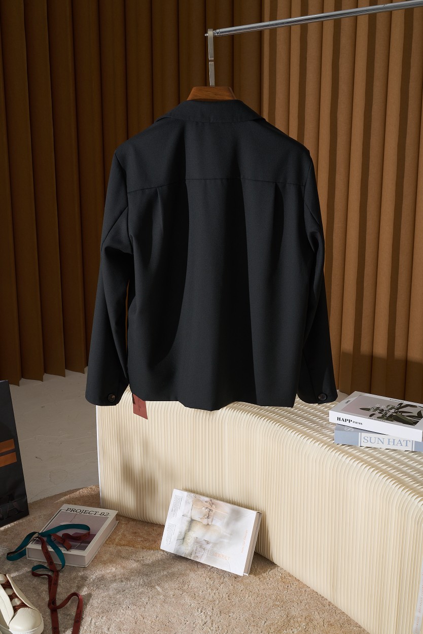 领导来了哦！行政款轻薄100%羊毛lP🆕经典系列夹克外领导的风范，不仅体现在言谈举止，更体现在衣着品味。